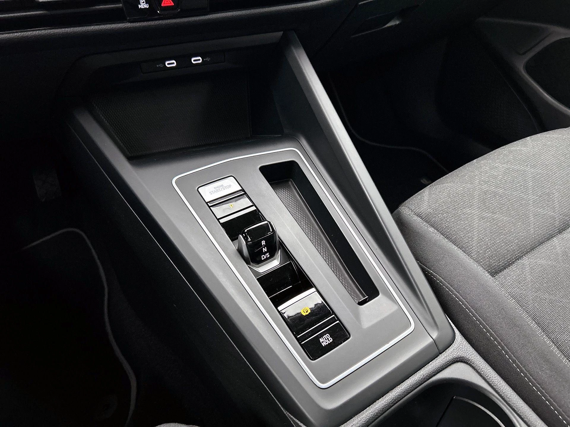 Volkswagen-Golf-image-10