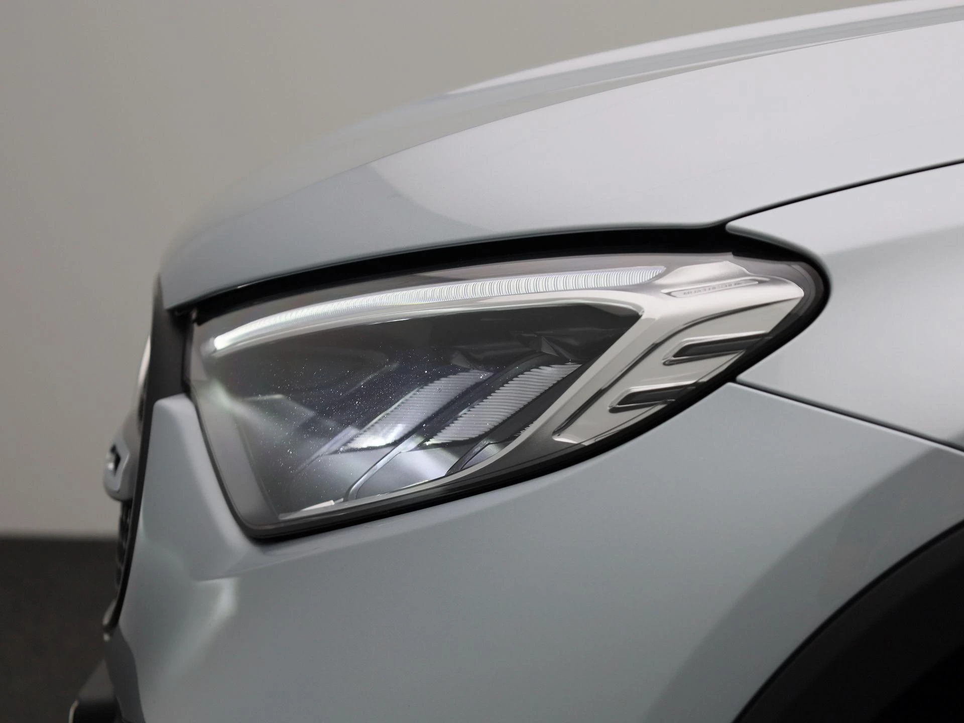 Mercedes-Benz-GLC-image-15