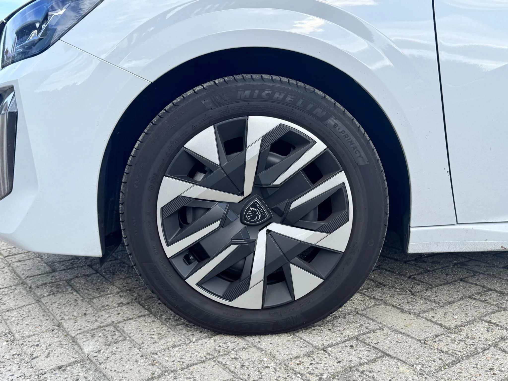 Peugeot-208-image-9