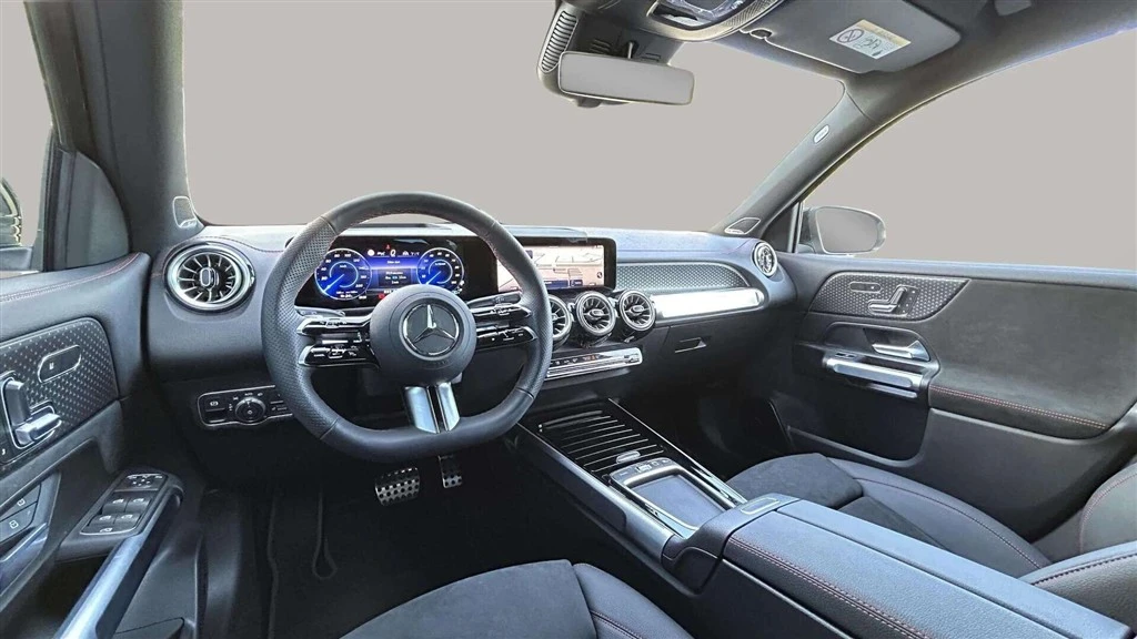 Mercedes-Benz-EQB-image-11