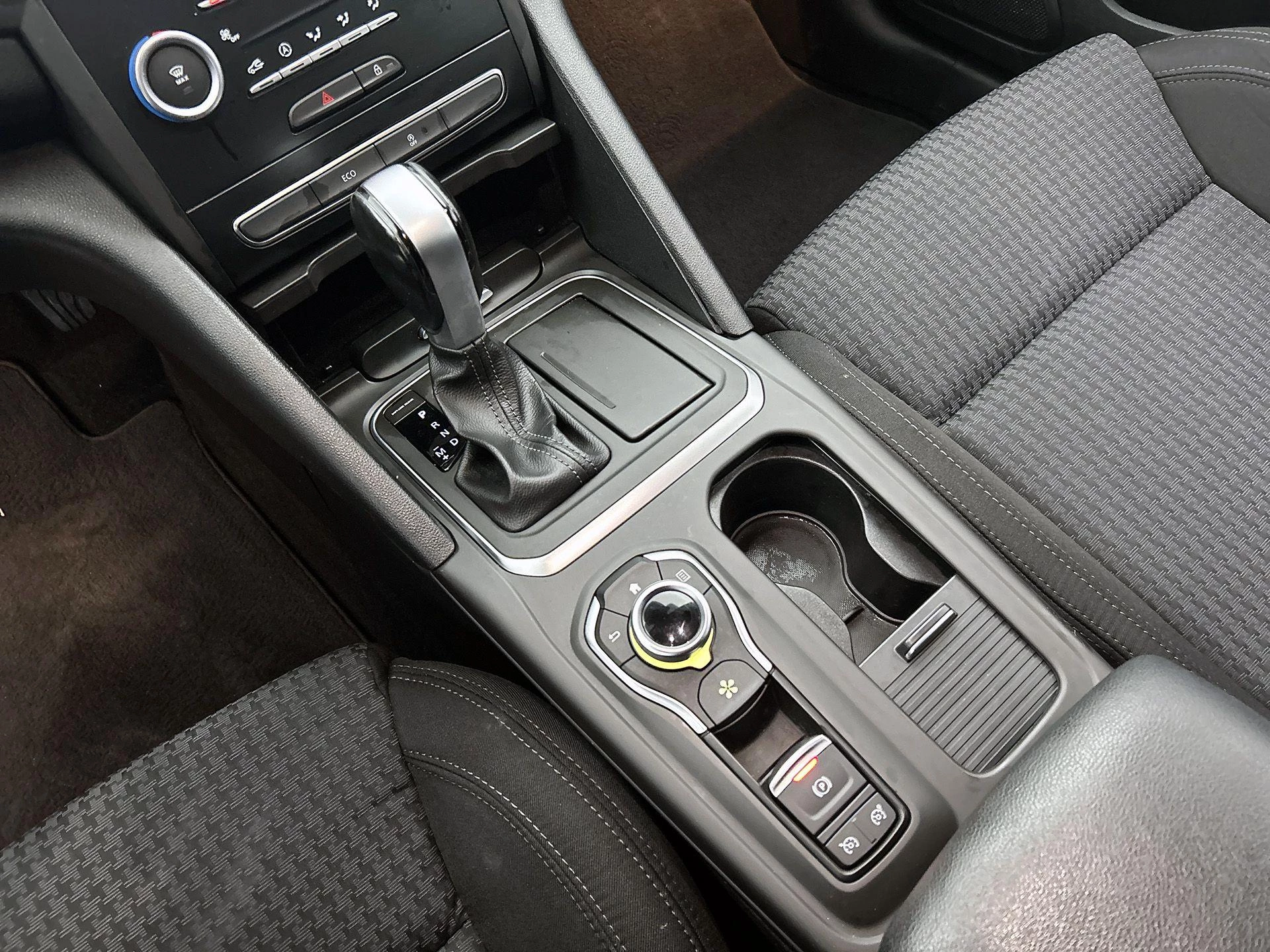 Renault-Talisman-image-8