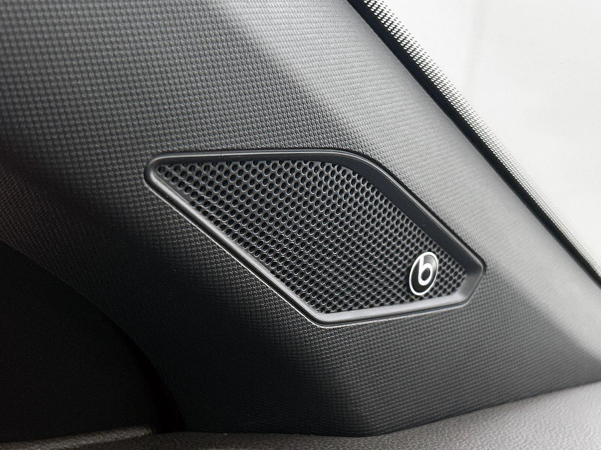 Volkswagen-Polo-image-20