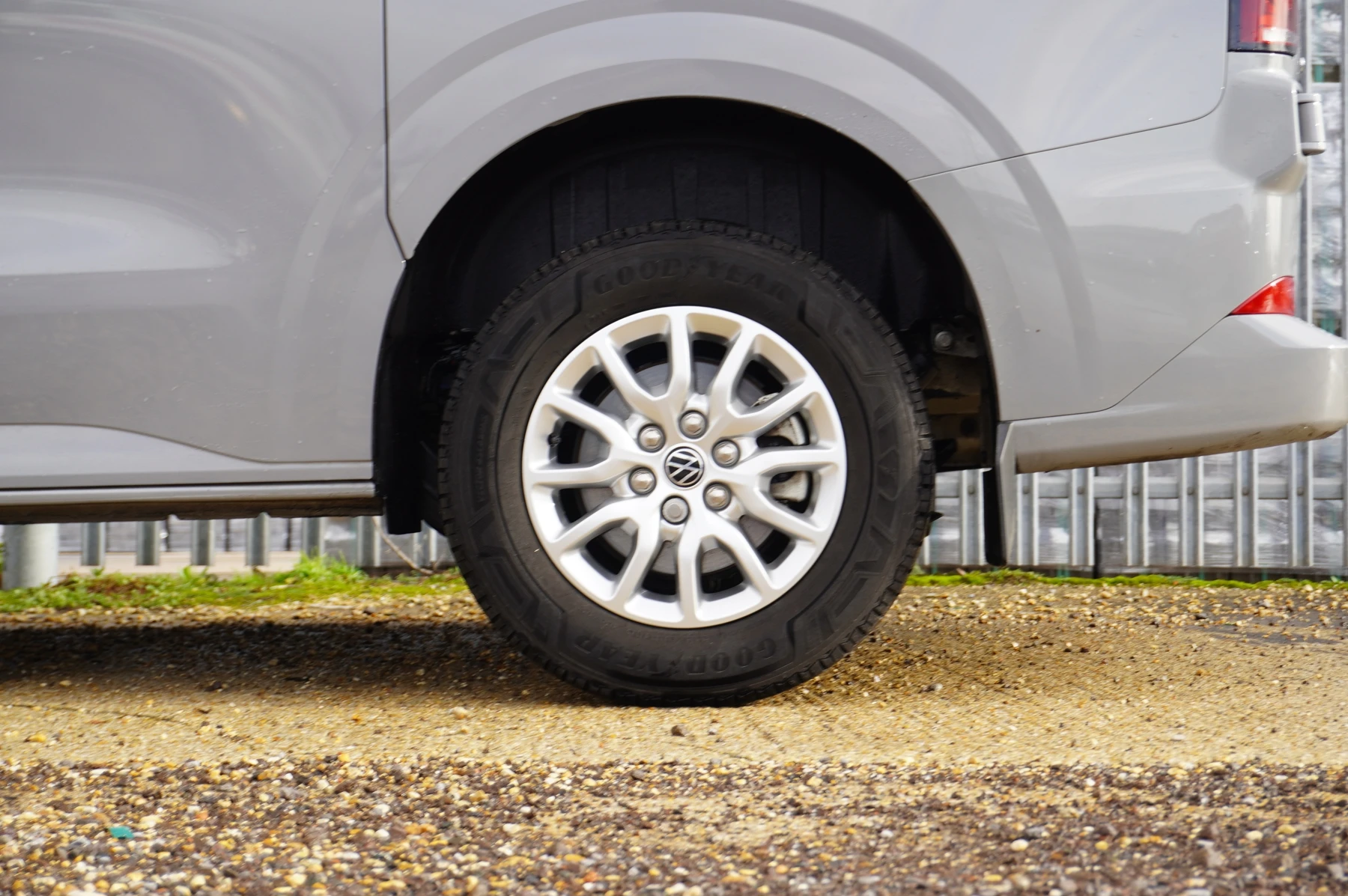 Volkswagen-Transporter-image-20