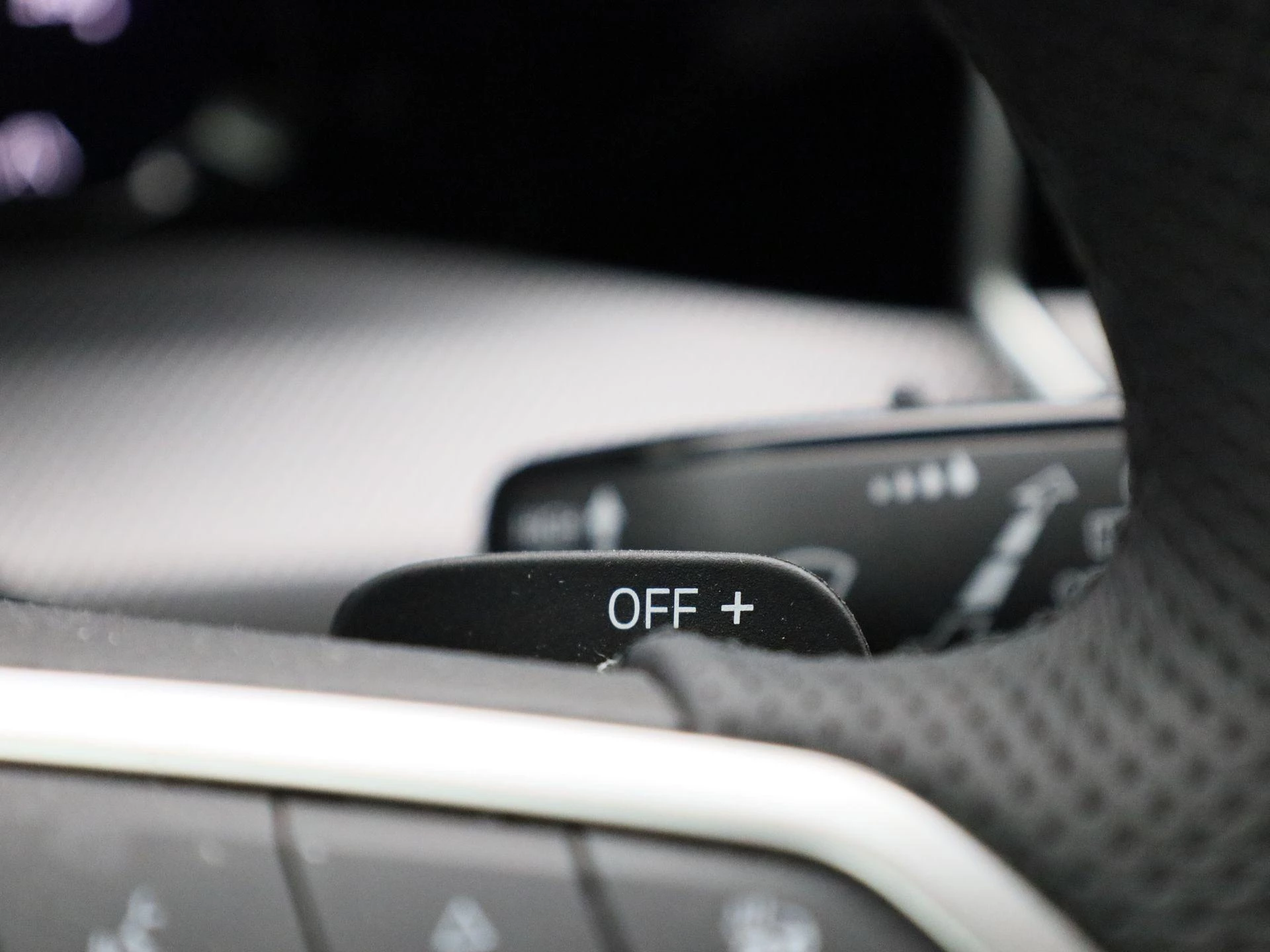 Volkswagen-Golf-image-28