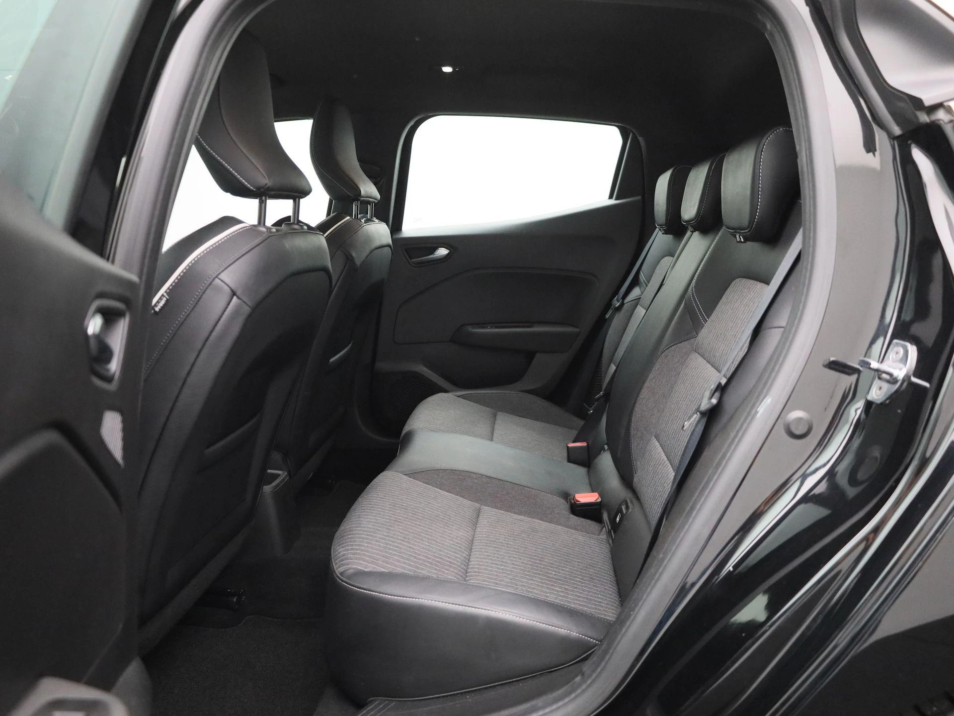 Renault-Clio-image-11