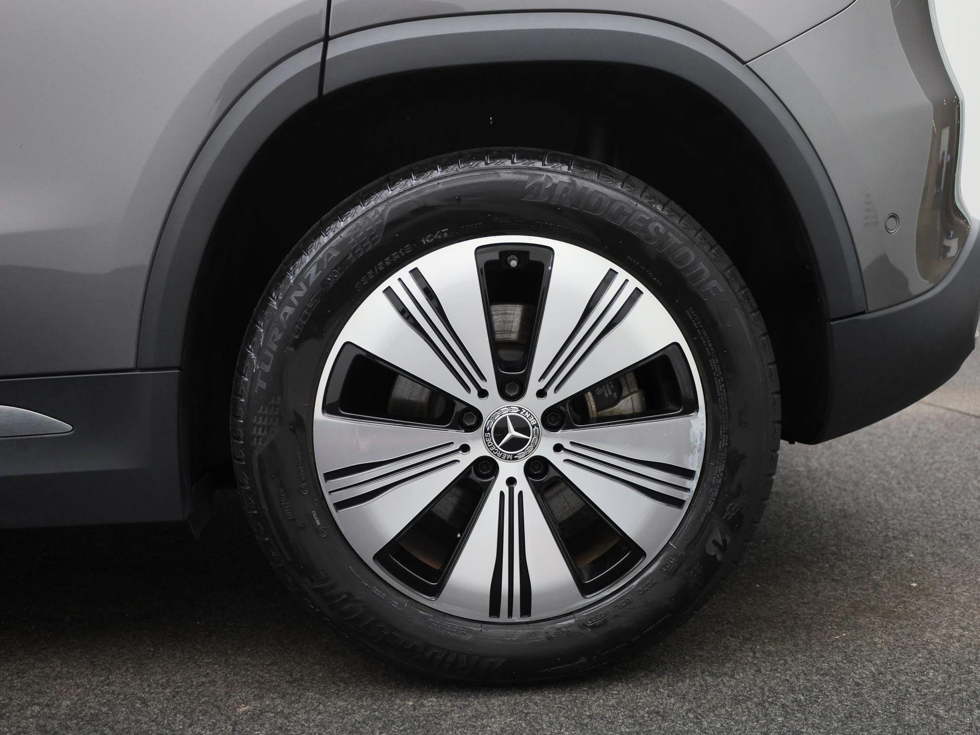 Mercedes-Benz-EQA-image-12