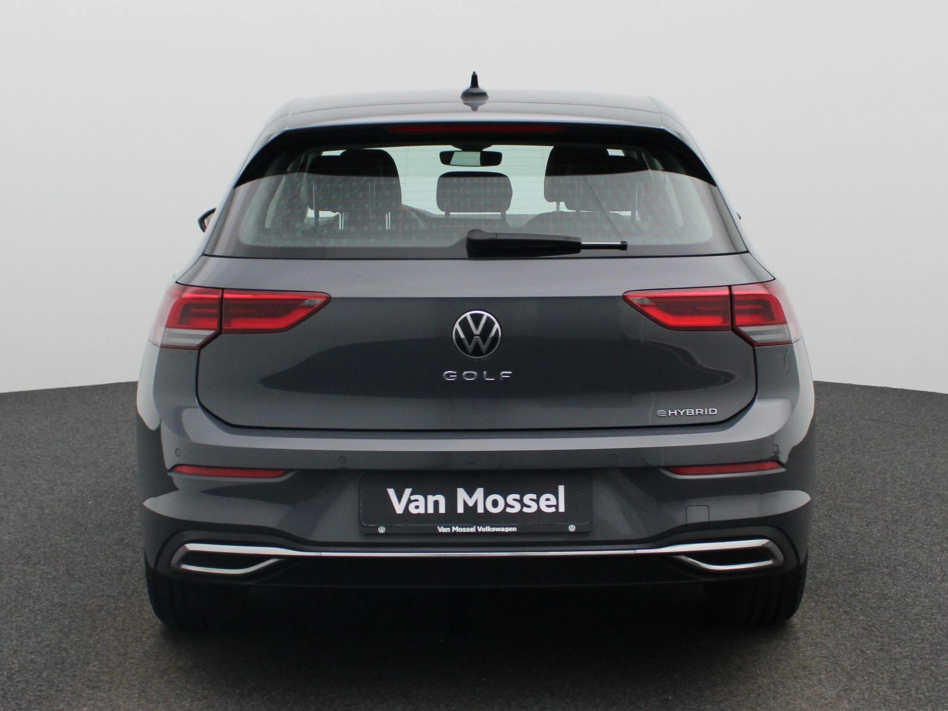 Volkswagen-Golf-image-4