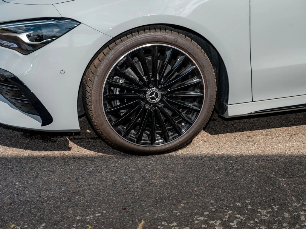 Mercedes-Benz-CLA 200-image-6