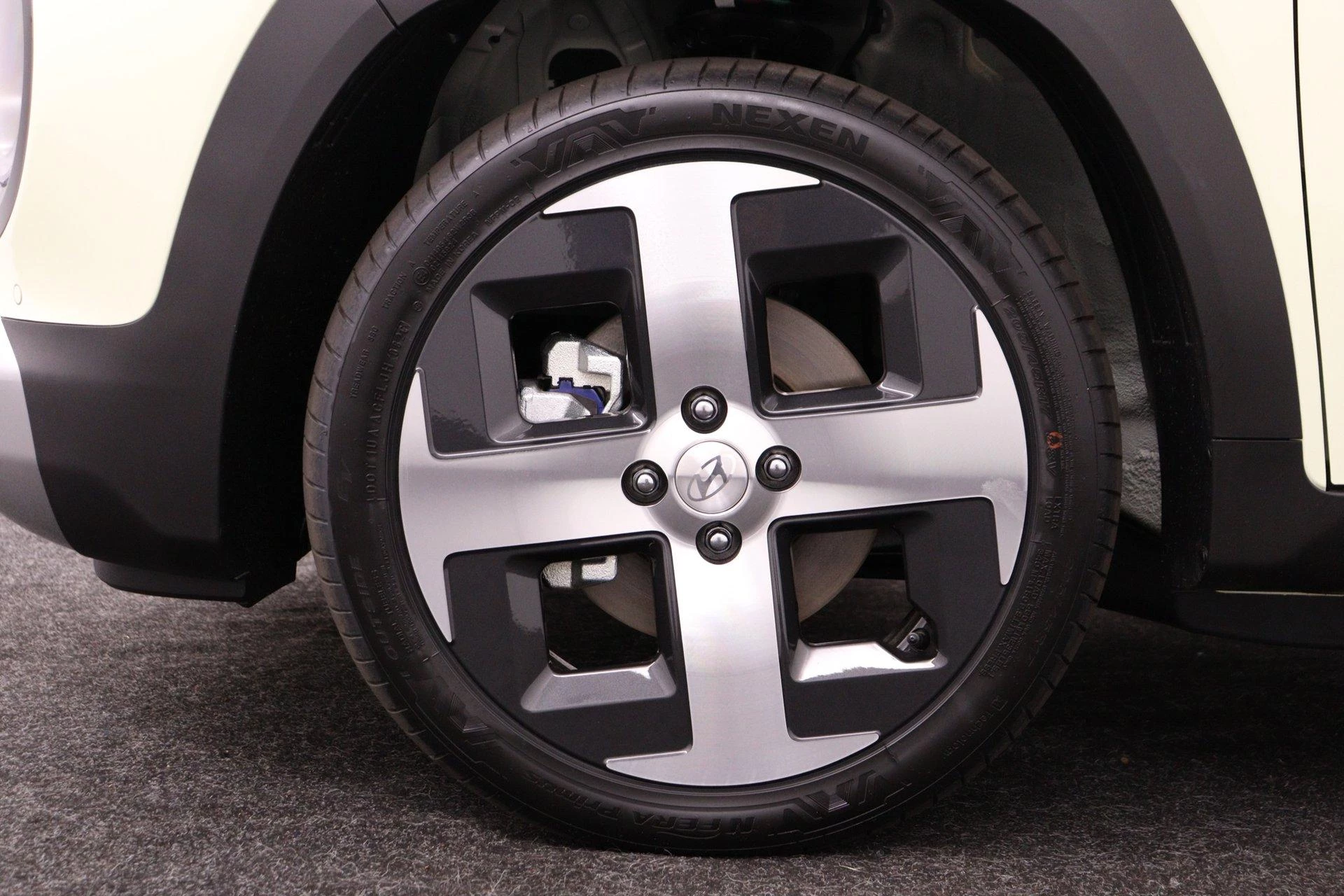 Hyundai-Inster-image-31