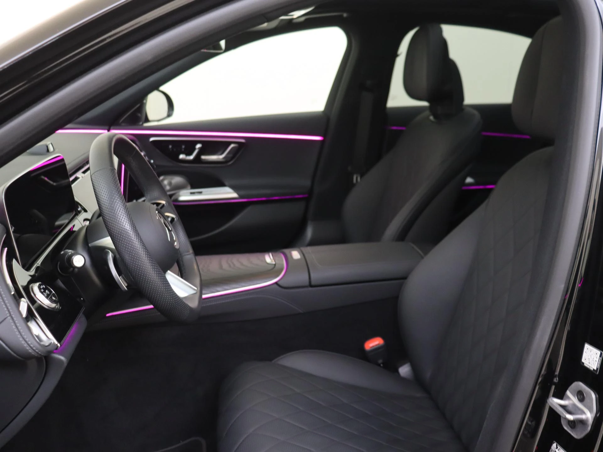 Mercedes-Benz-E-Klasse-image-14