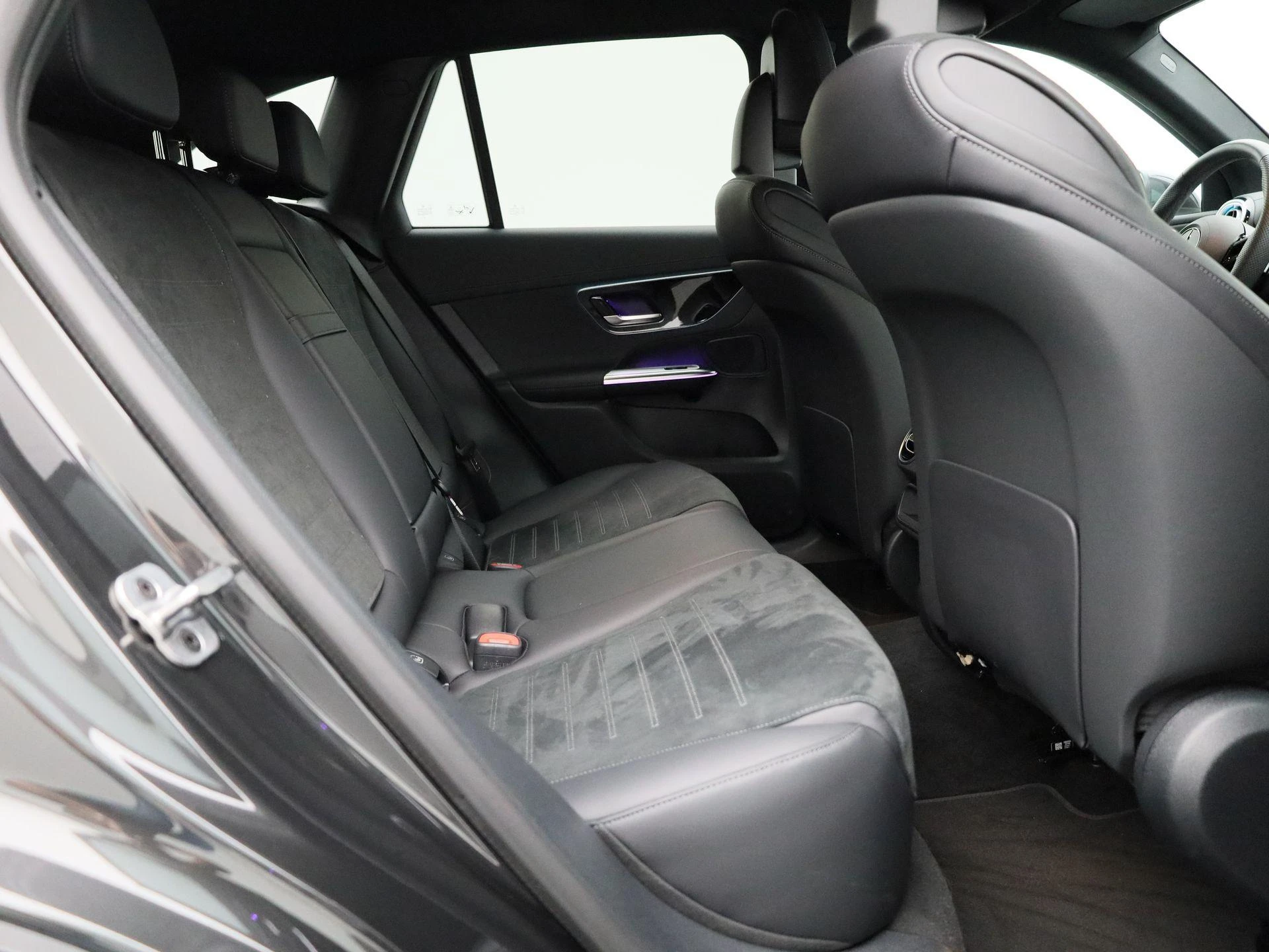 Mercedes-Benz-GLC-image-39