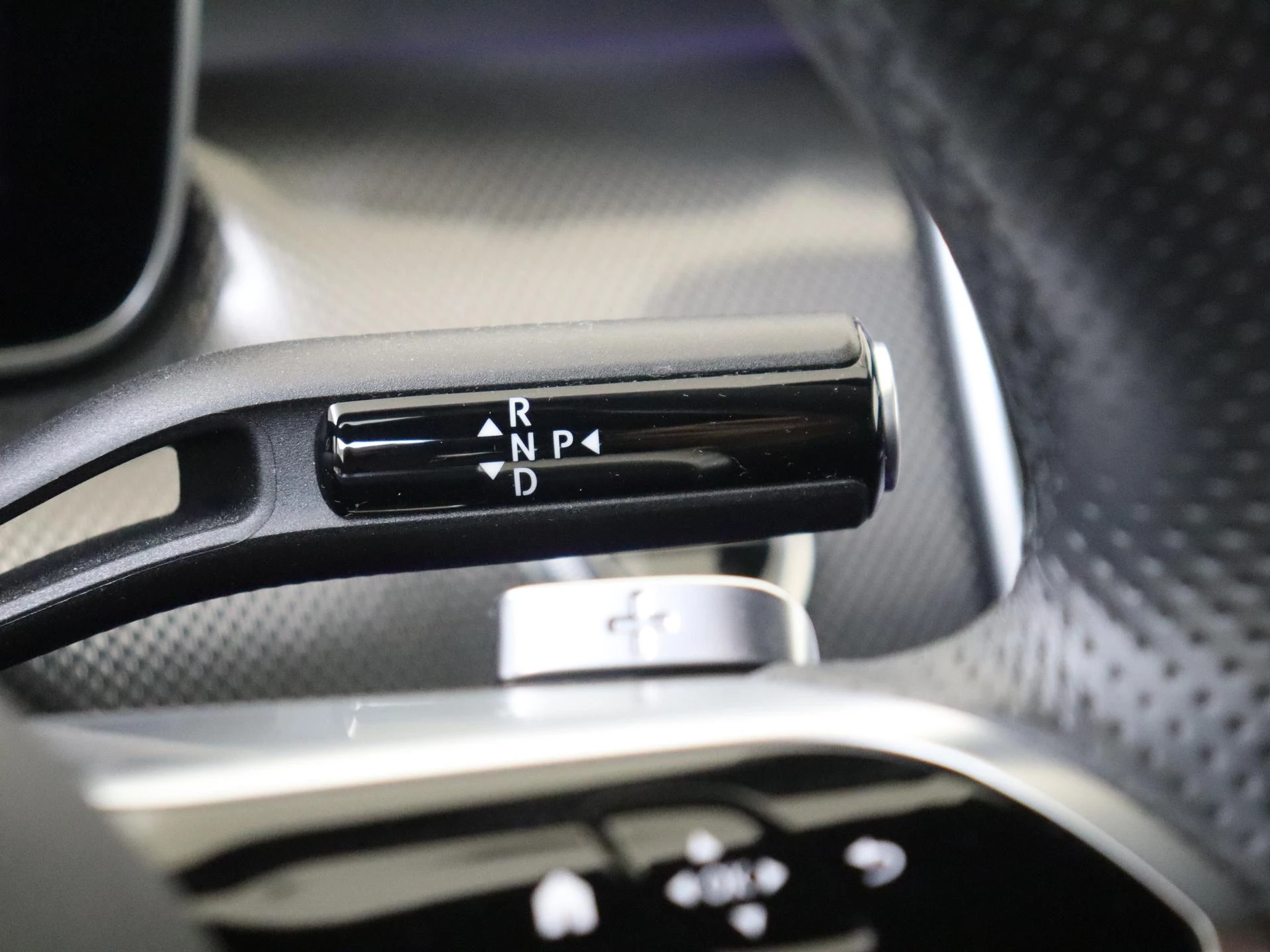 Mercedes-Benz-C-Klasse-image-14
