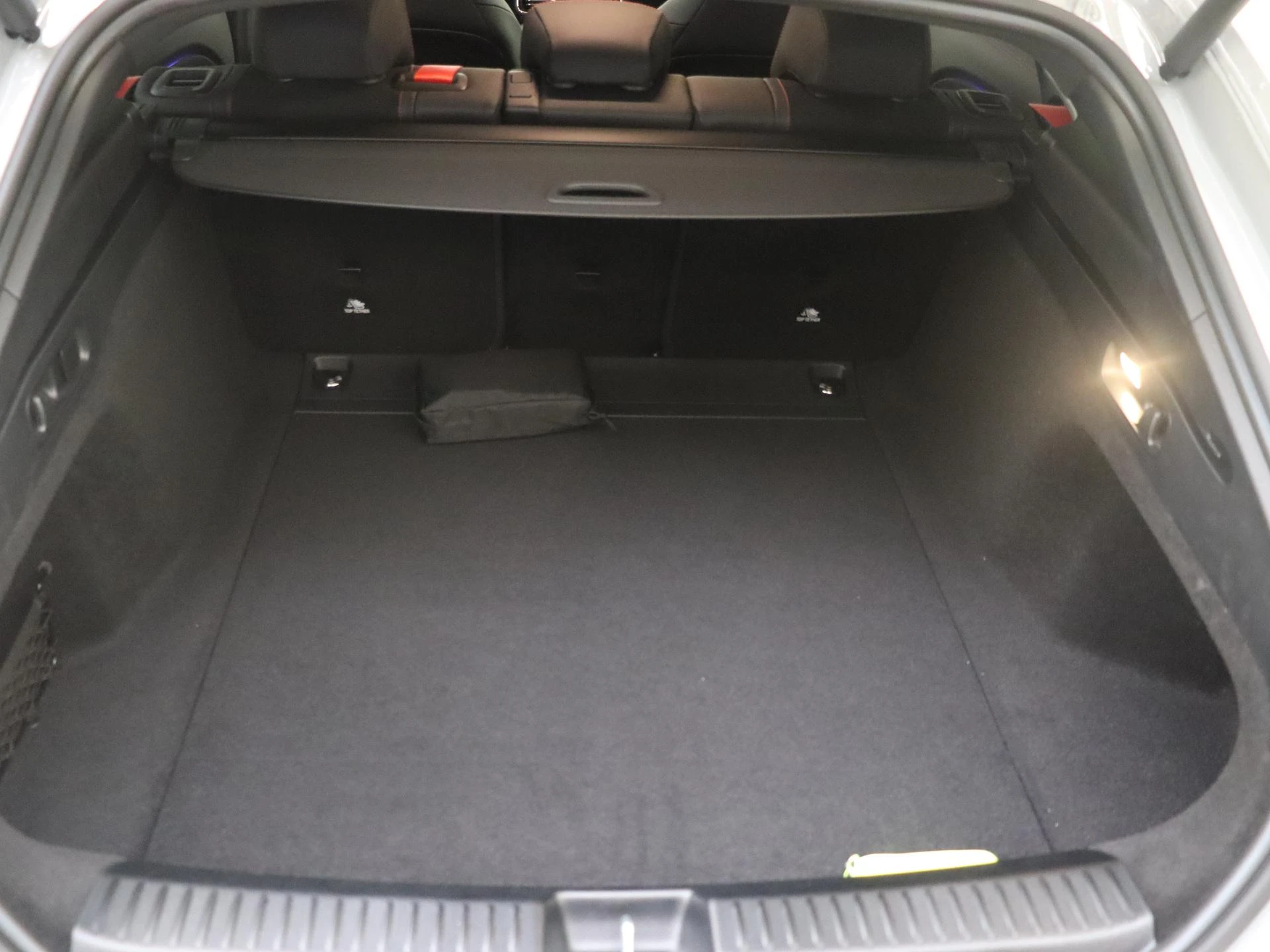 Mercedes-Benz-CLA-image-28