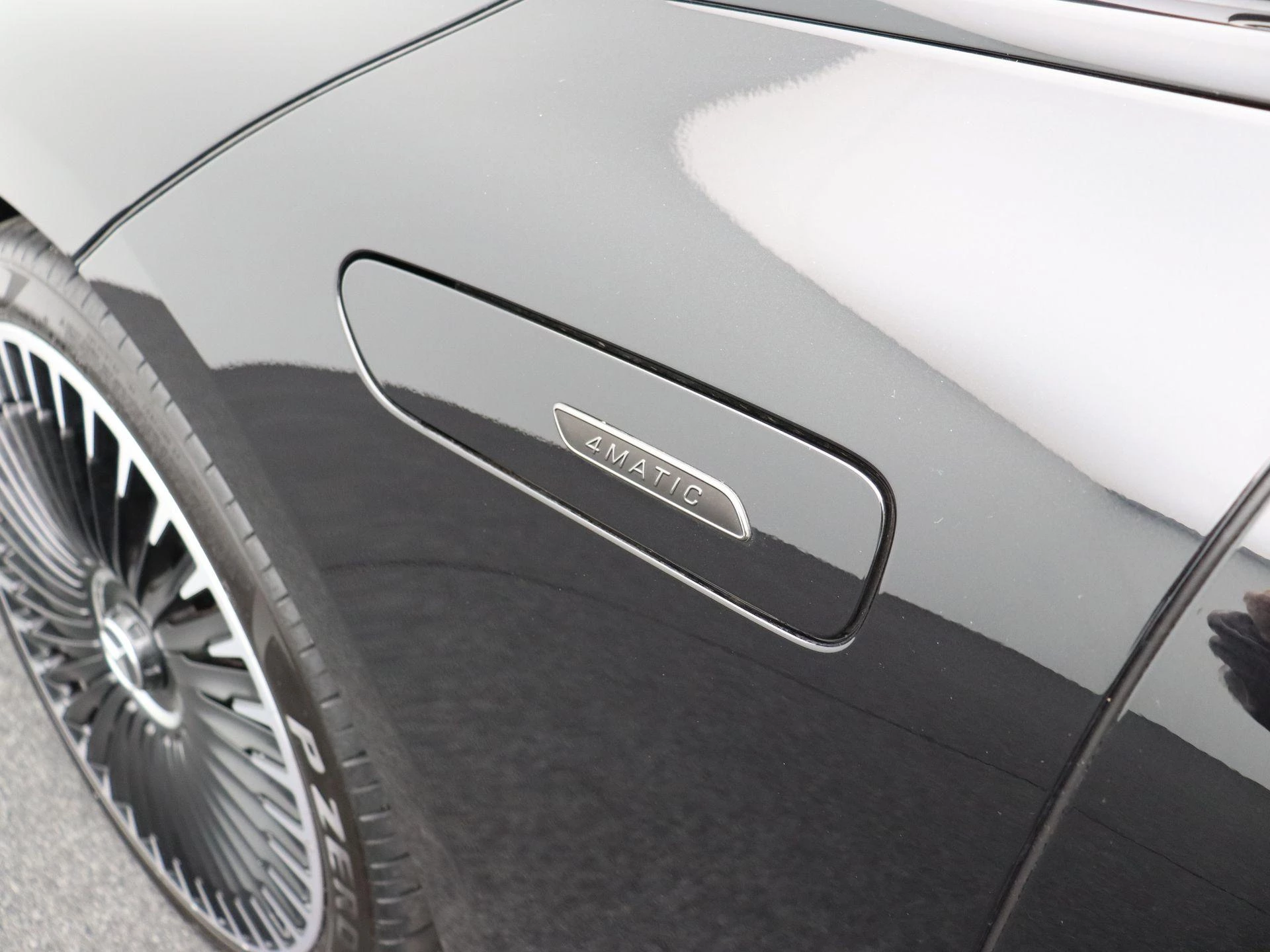 Mercedes-Benz-EQE-image-7