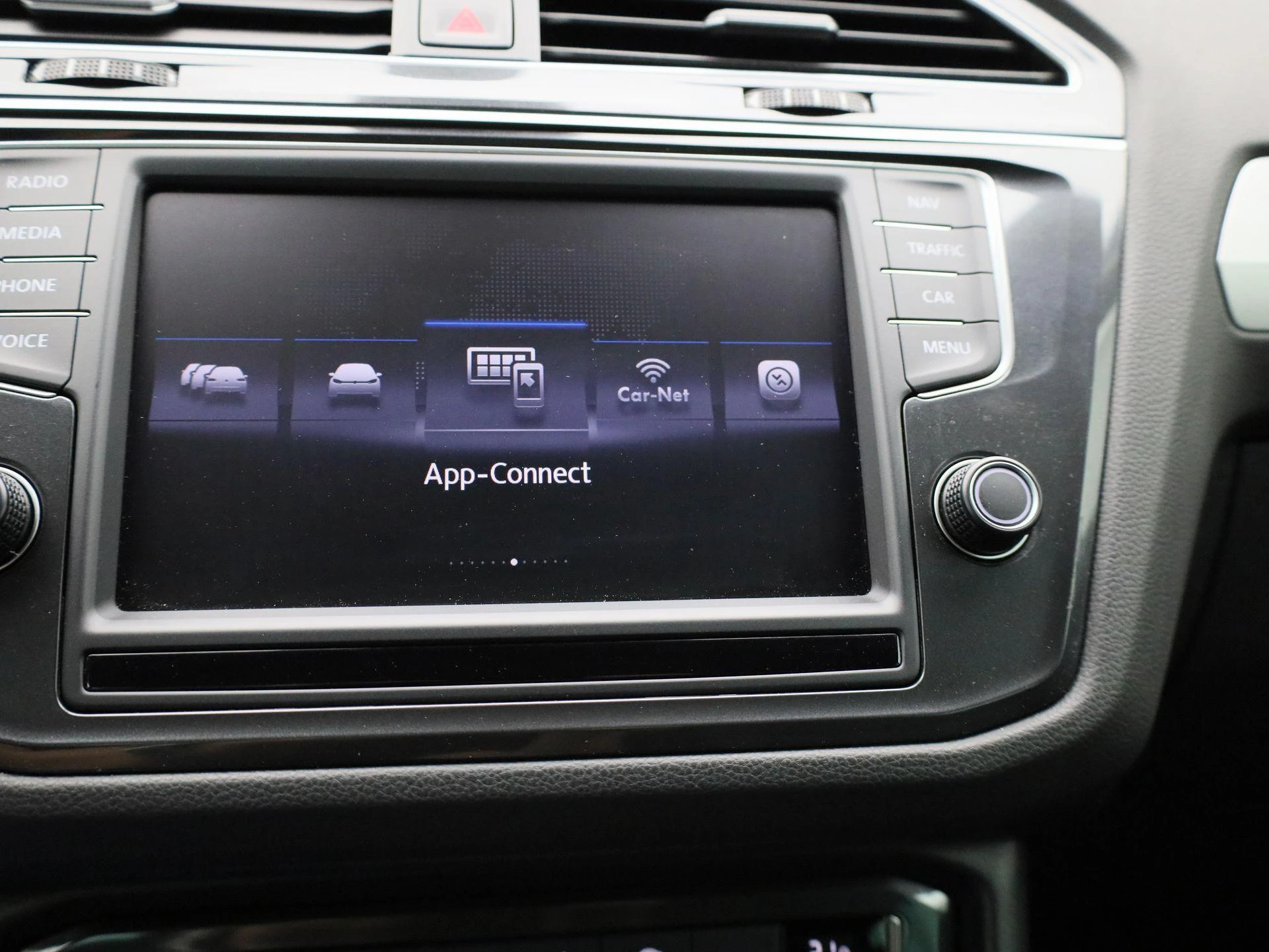 Volkswagen-Tiguan-image-24