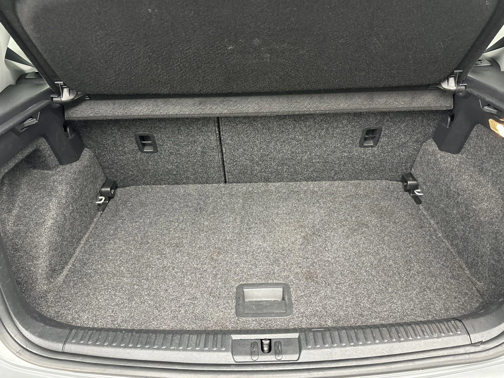 Volkswagen-Polo-image-13