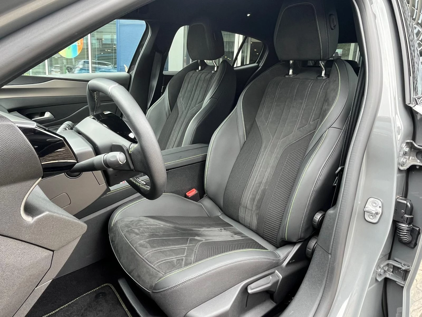 Peugeot 408 1.2 HYBRID 145 e-DSC6 GT