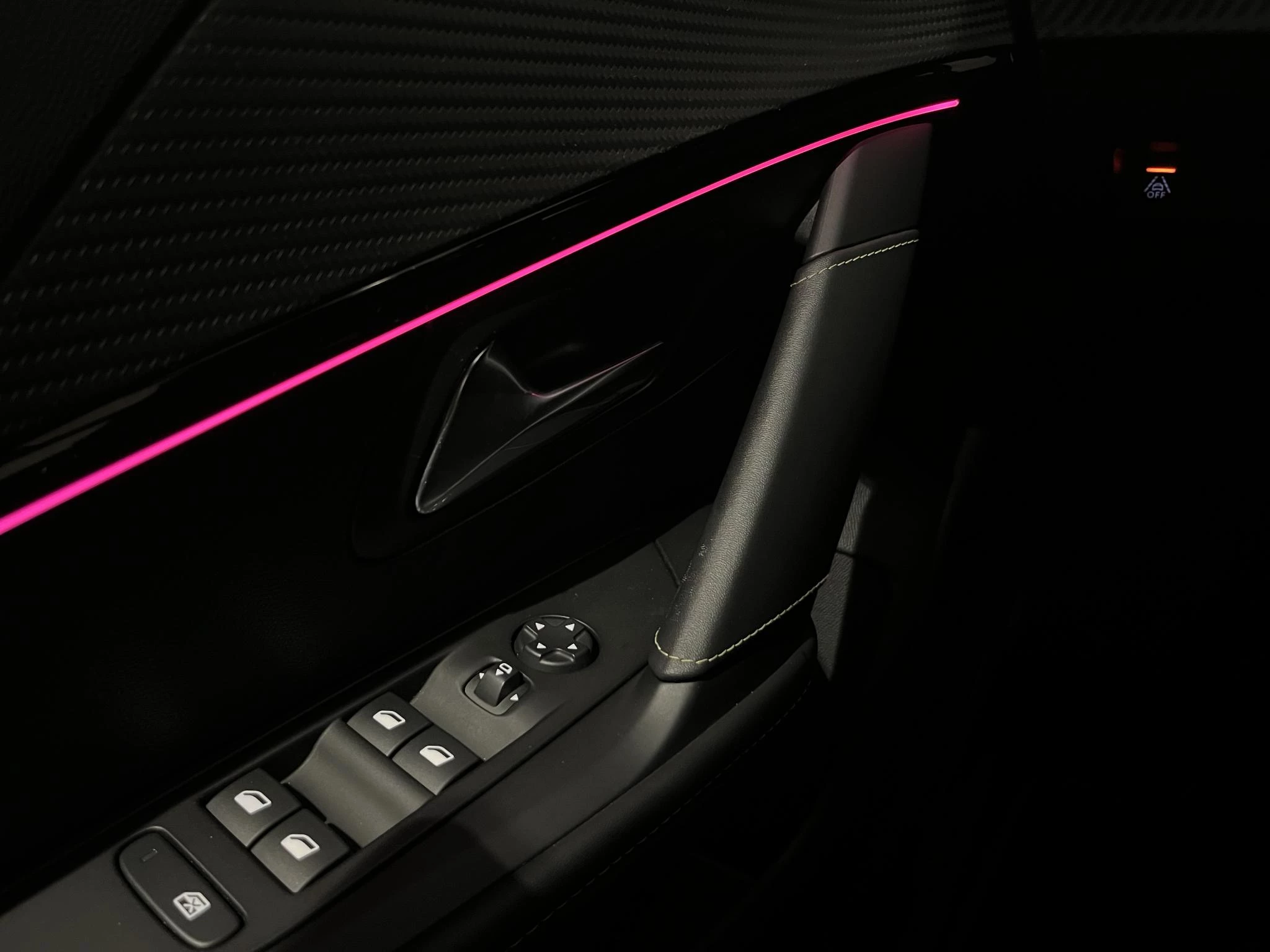 Peugeot-208-image-12