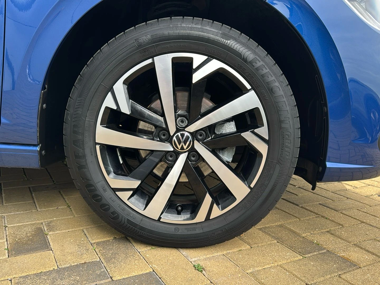 Volkswagen-Polo-image-7
