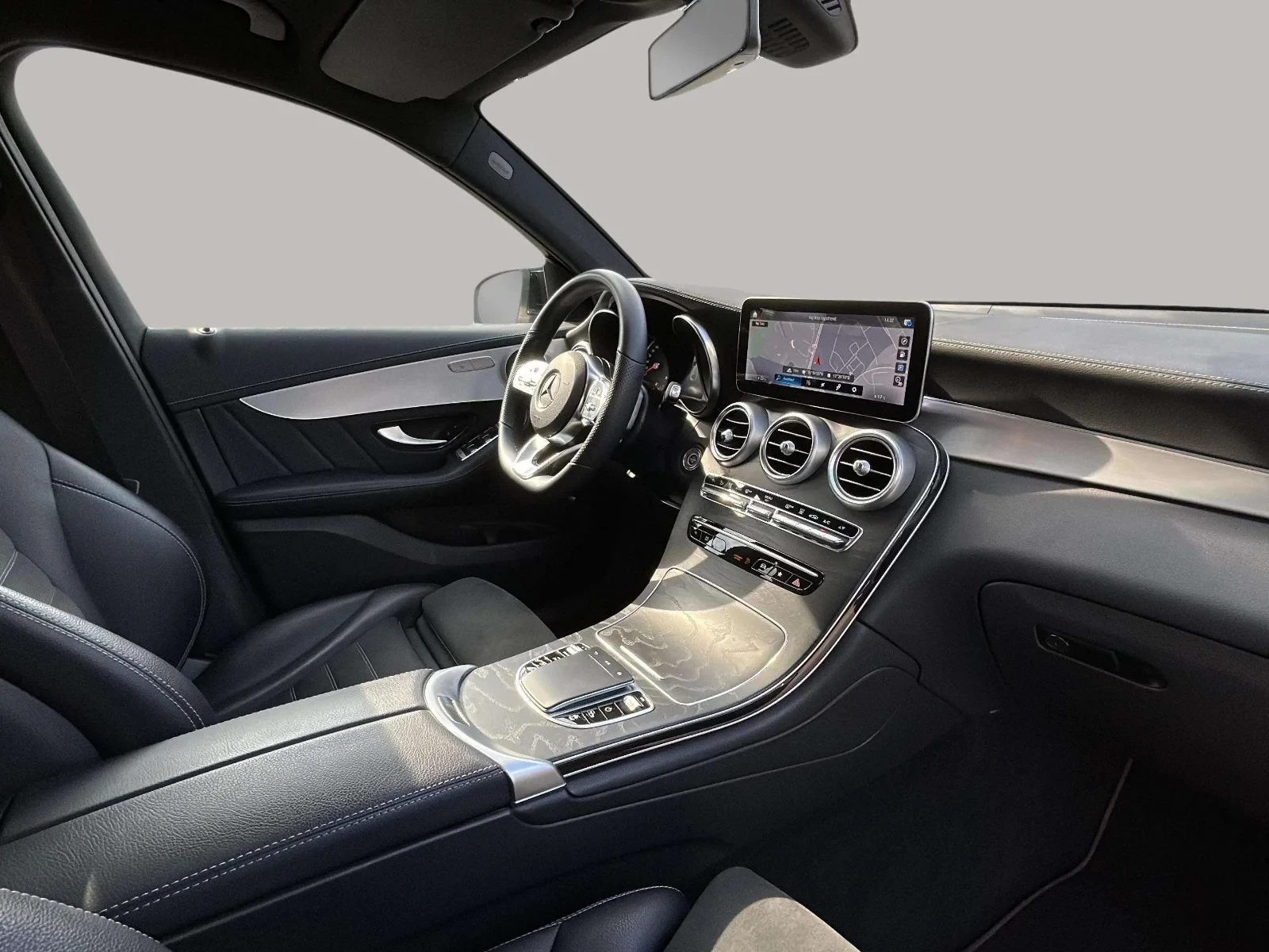 Mercedes-Benz-GLC-image-12