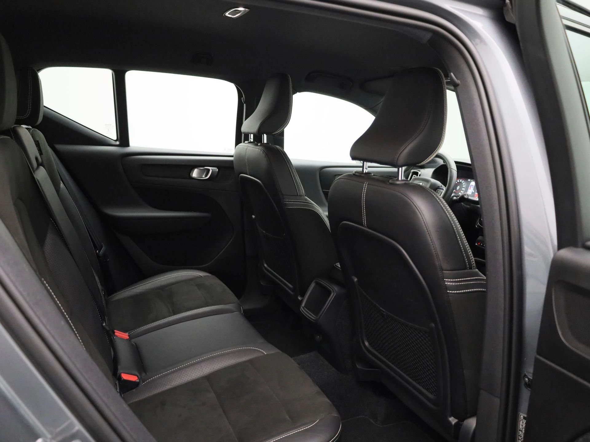 Volvo-XC40-image-33