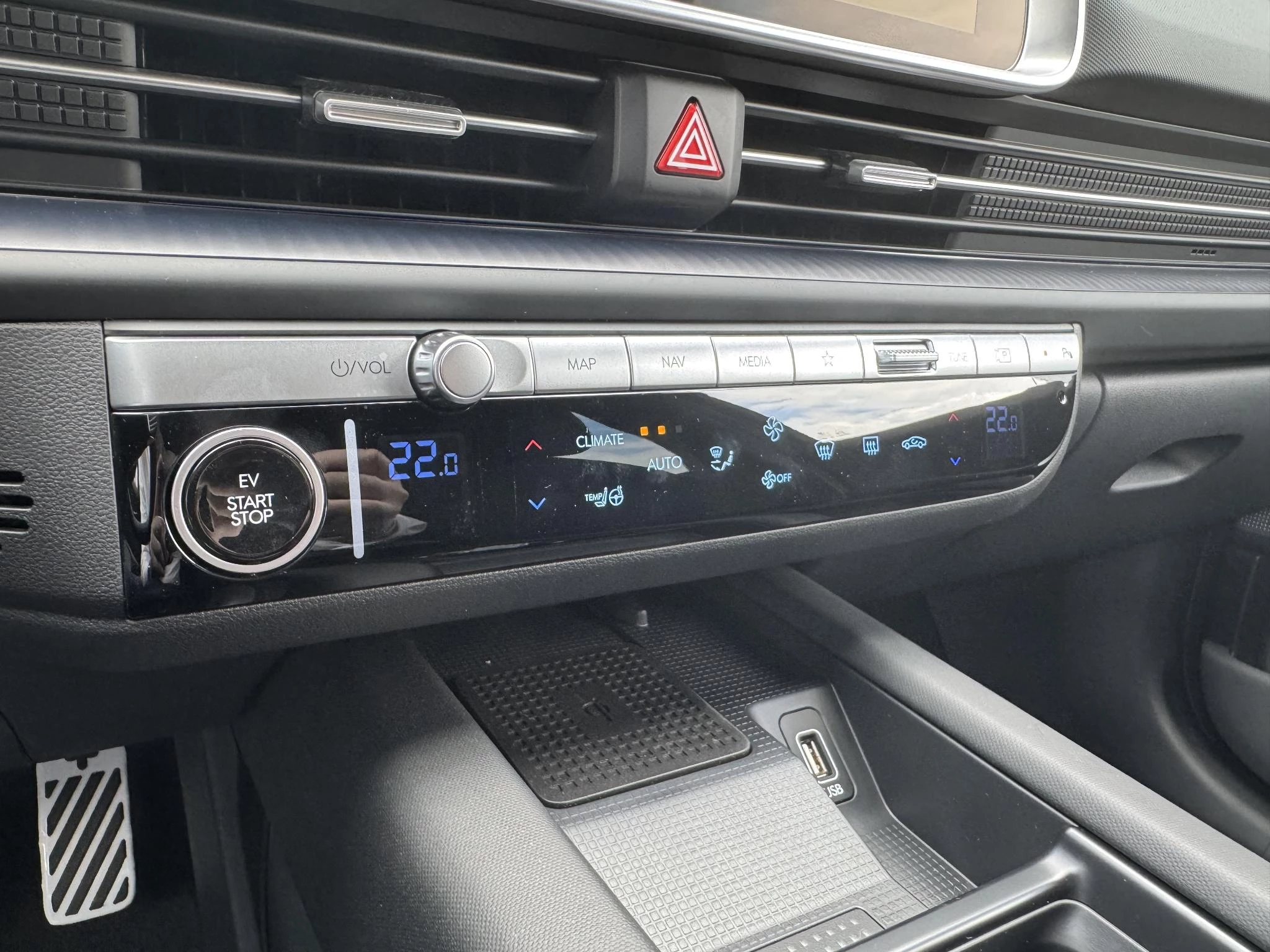 Hyundai-IONIQ 6-image-13