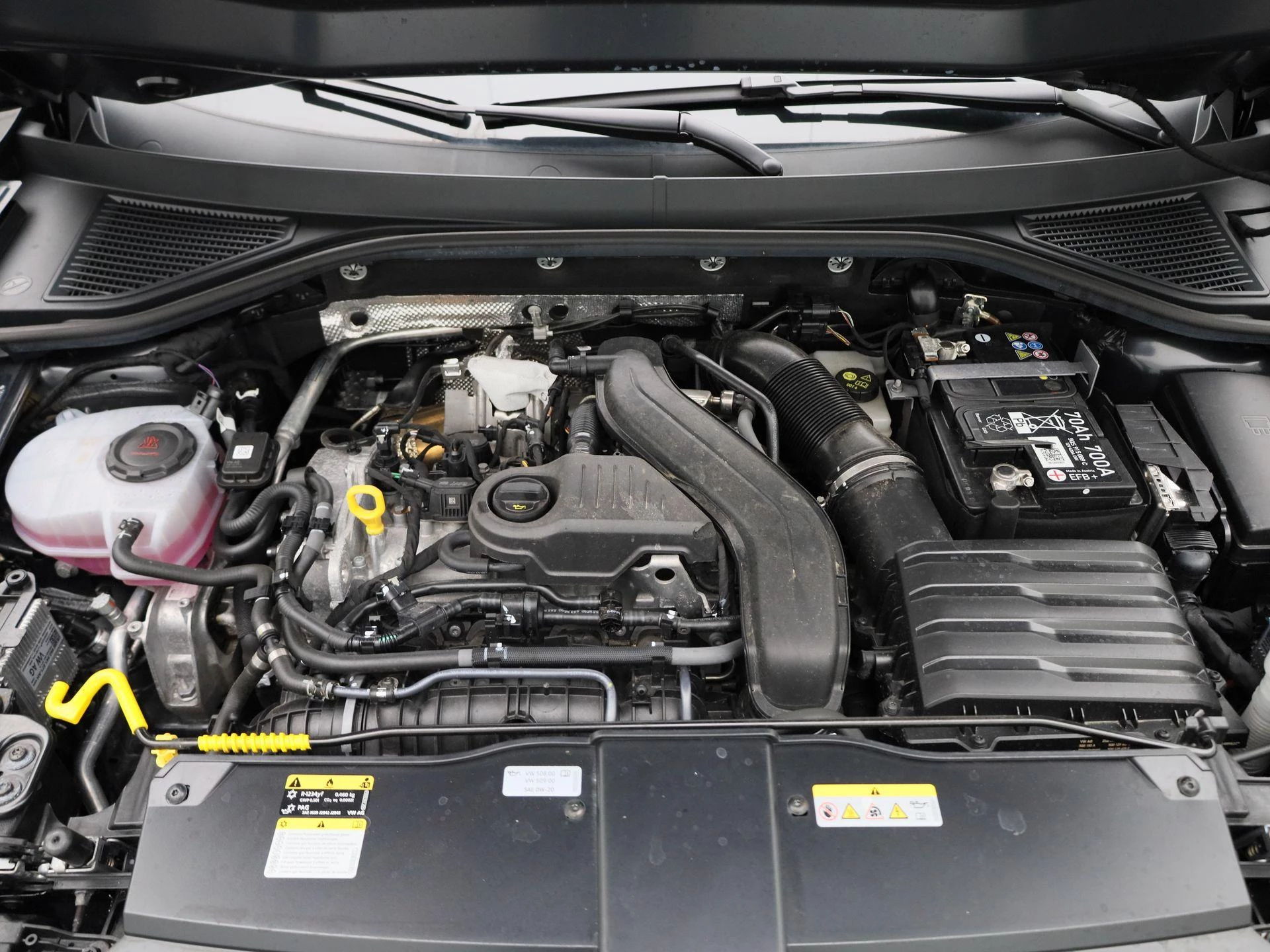 Volkswagen-T-Roc-image-36