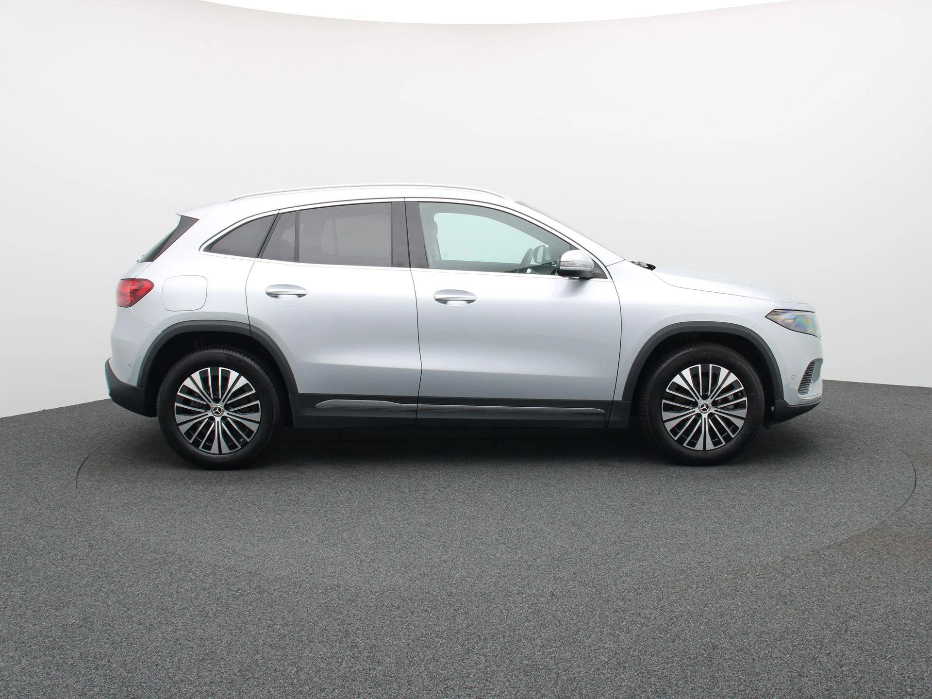 Mercedes-Benz EQA 250+ Business Line