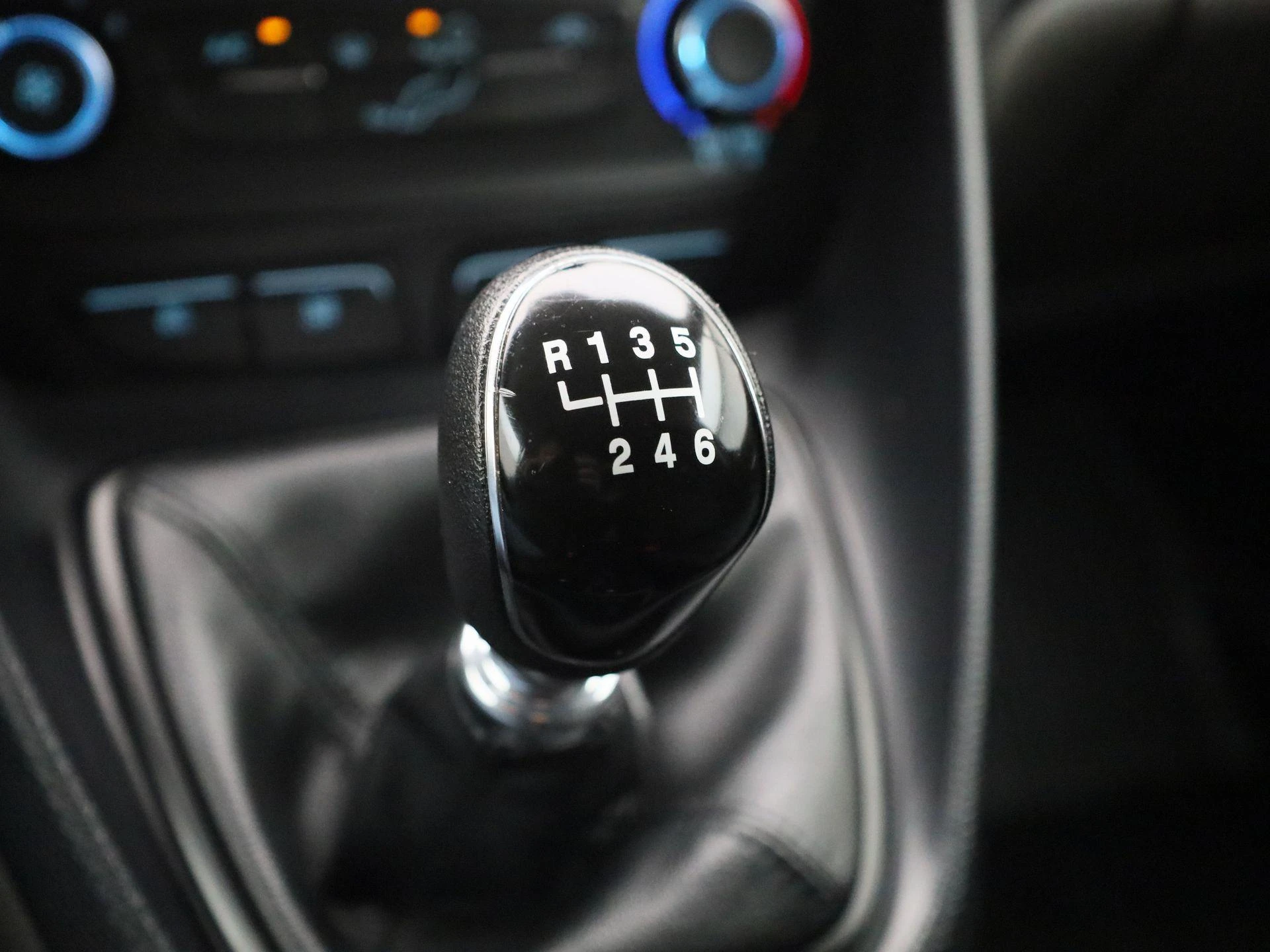 Ford-Transit Connect-image-8