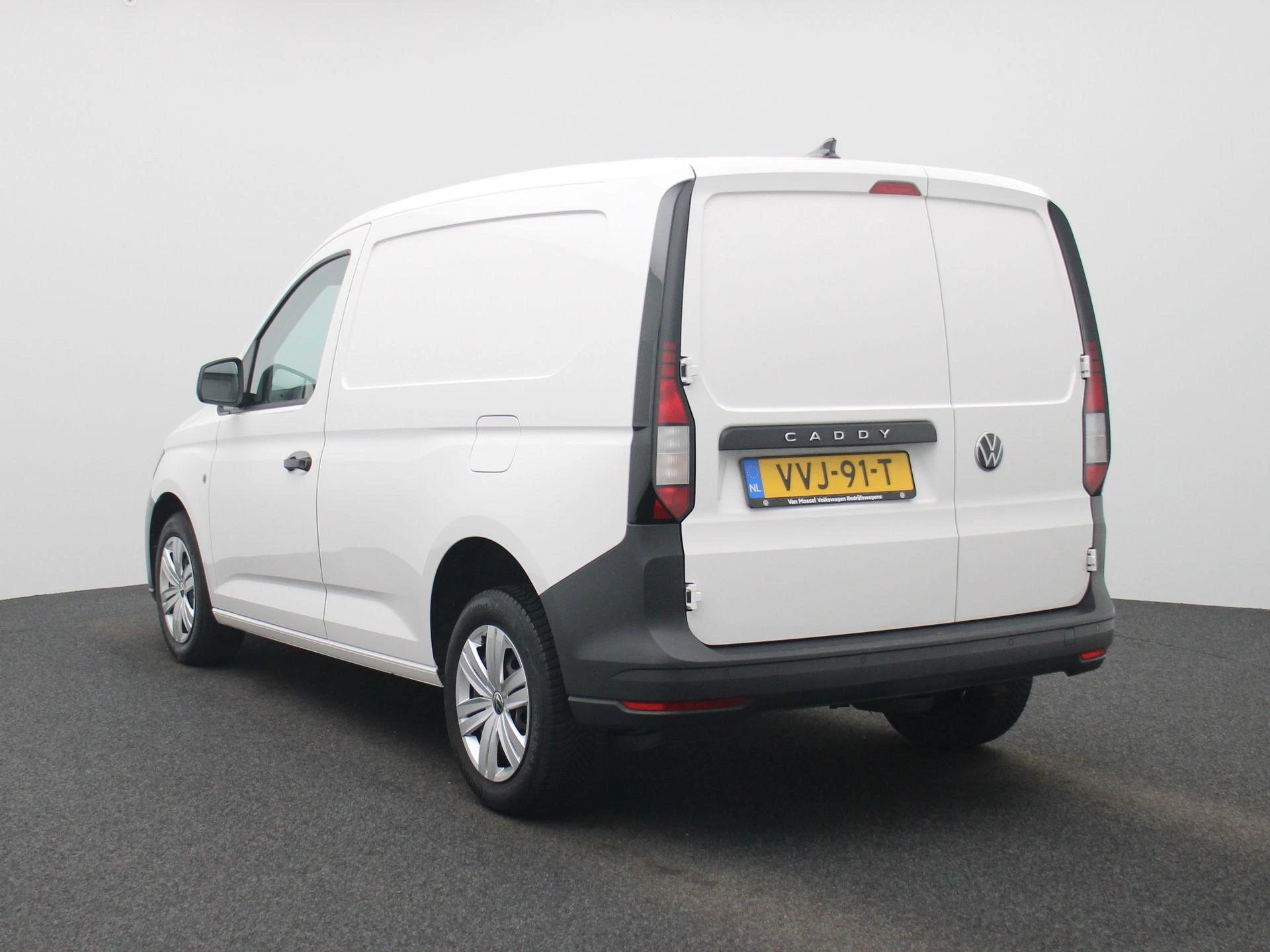 Volkswagen-Caddy-image-1