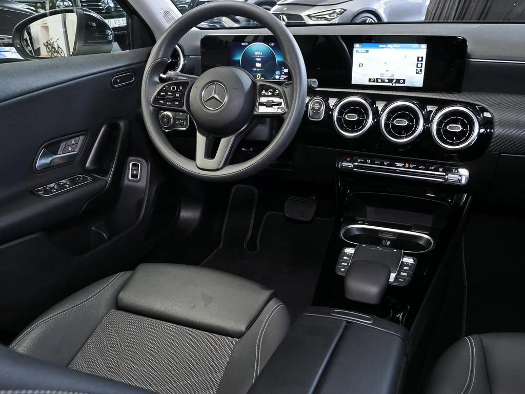 Mercedes-Benz-A-Klasse 250 e-image-10
