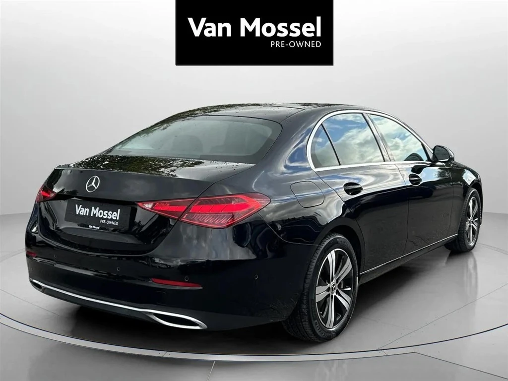 Mercedes-Benz-C-Klasse-image-4