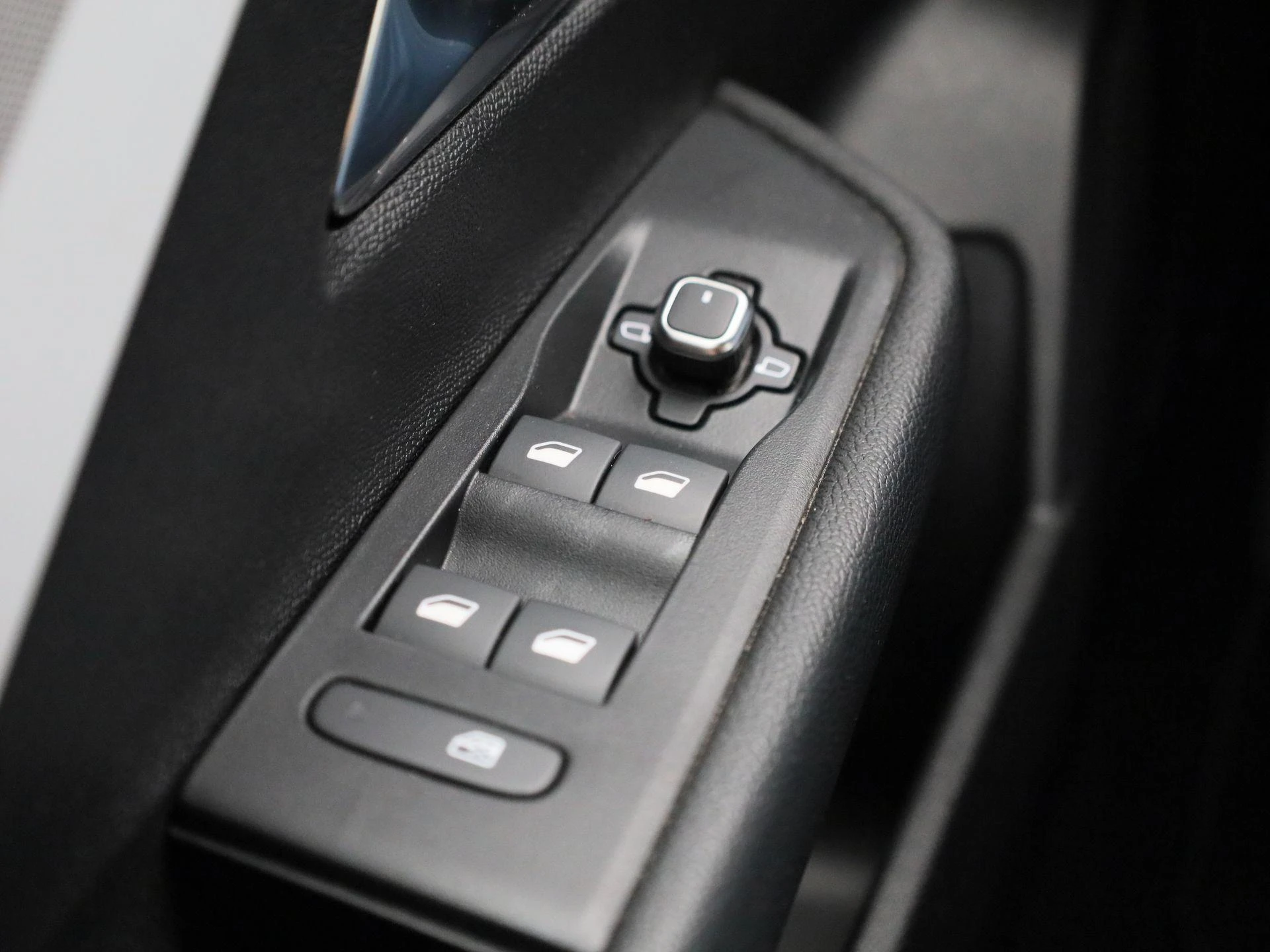 Opel-Astra-image-27