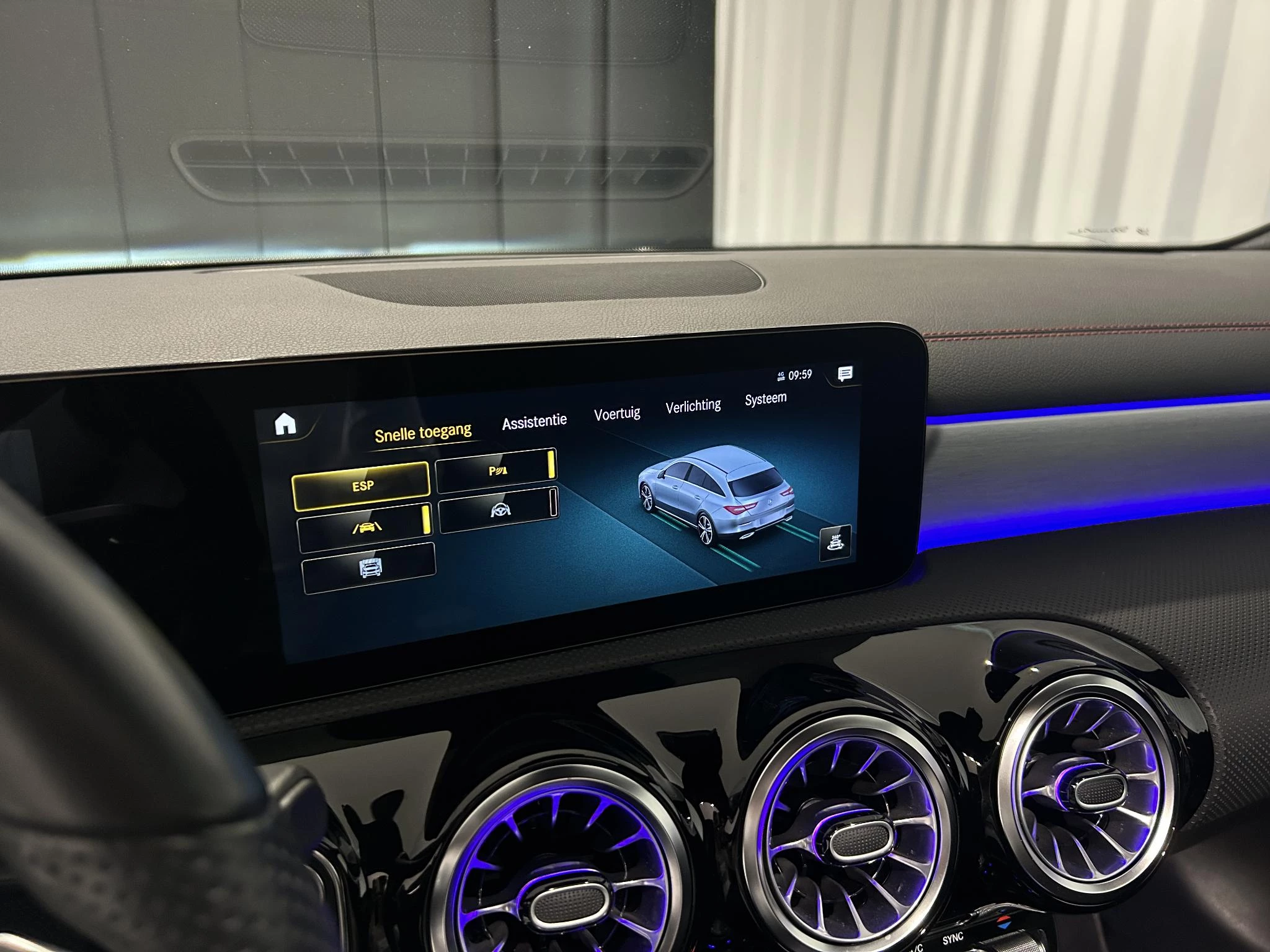 Mercedes-Benz CLA 250 AMG Line Shooting Brake + 224 PK + PANO DAK + MULTIBEAM LED + CAMERA +