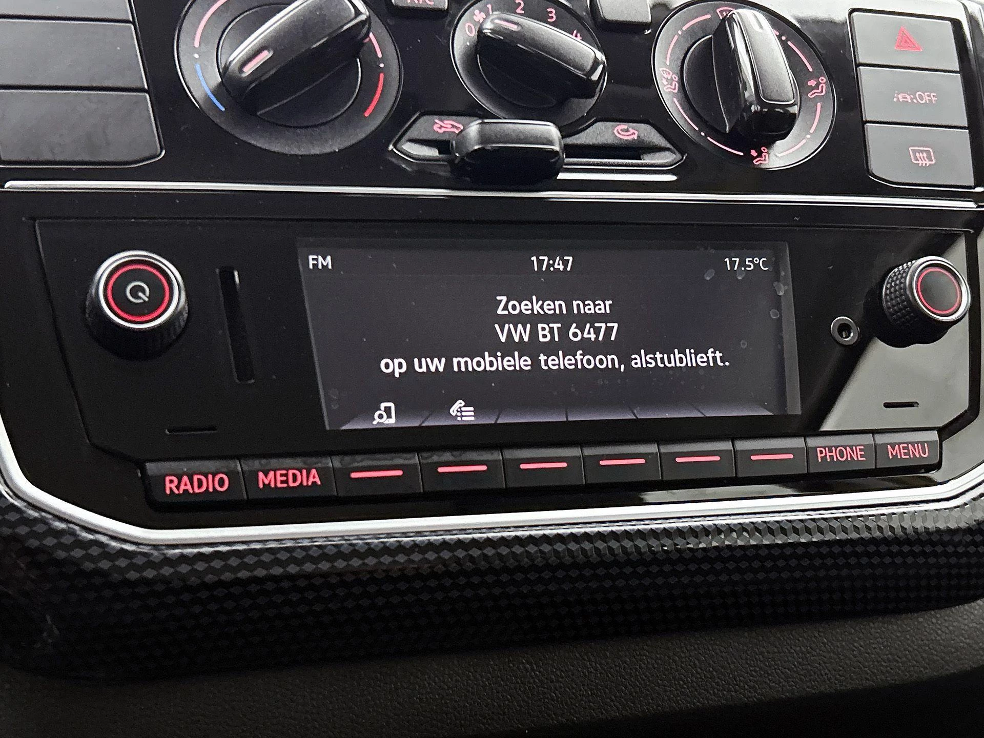 Volkswagen-up!-image-12