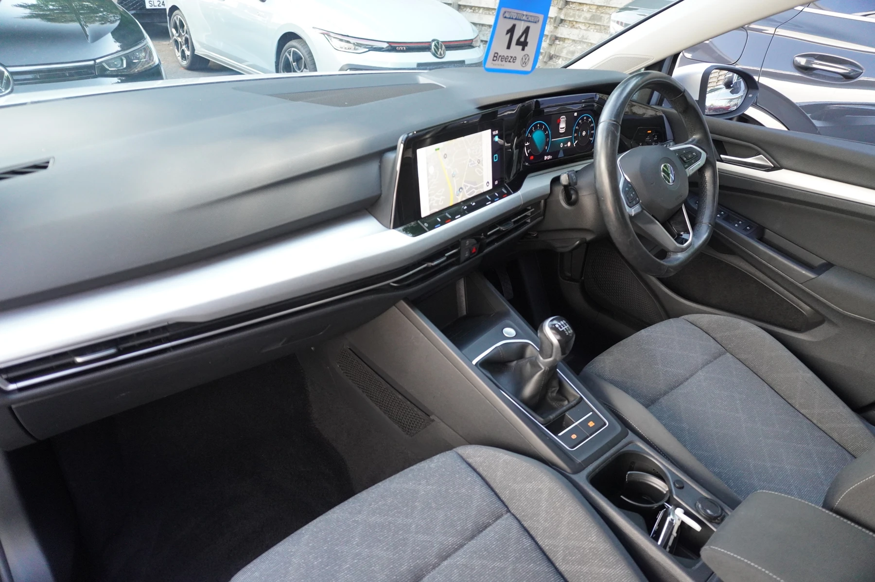 Volkswagen-Golf-image-1