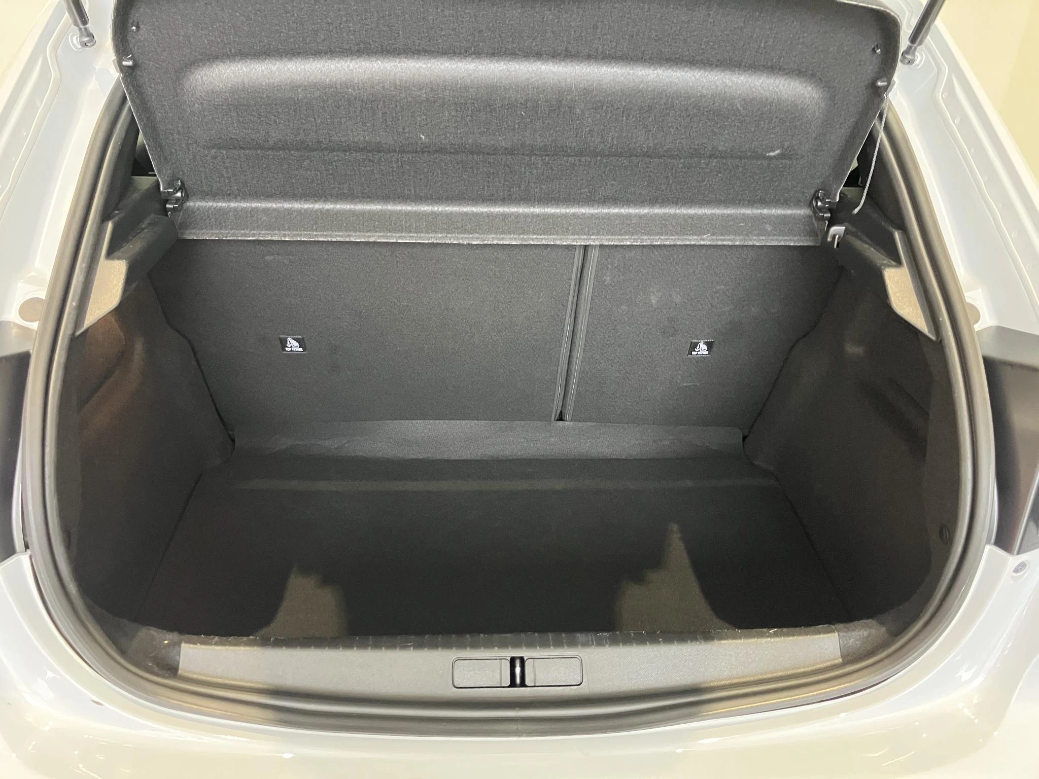 Peugeot-208-image-13