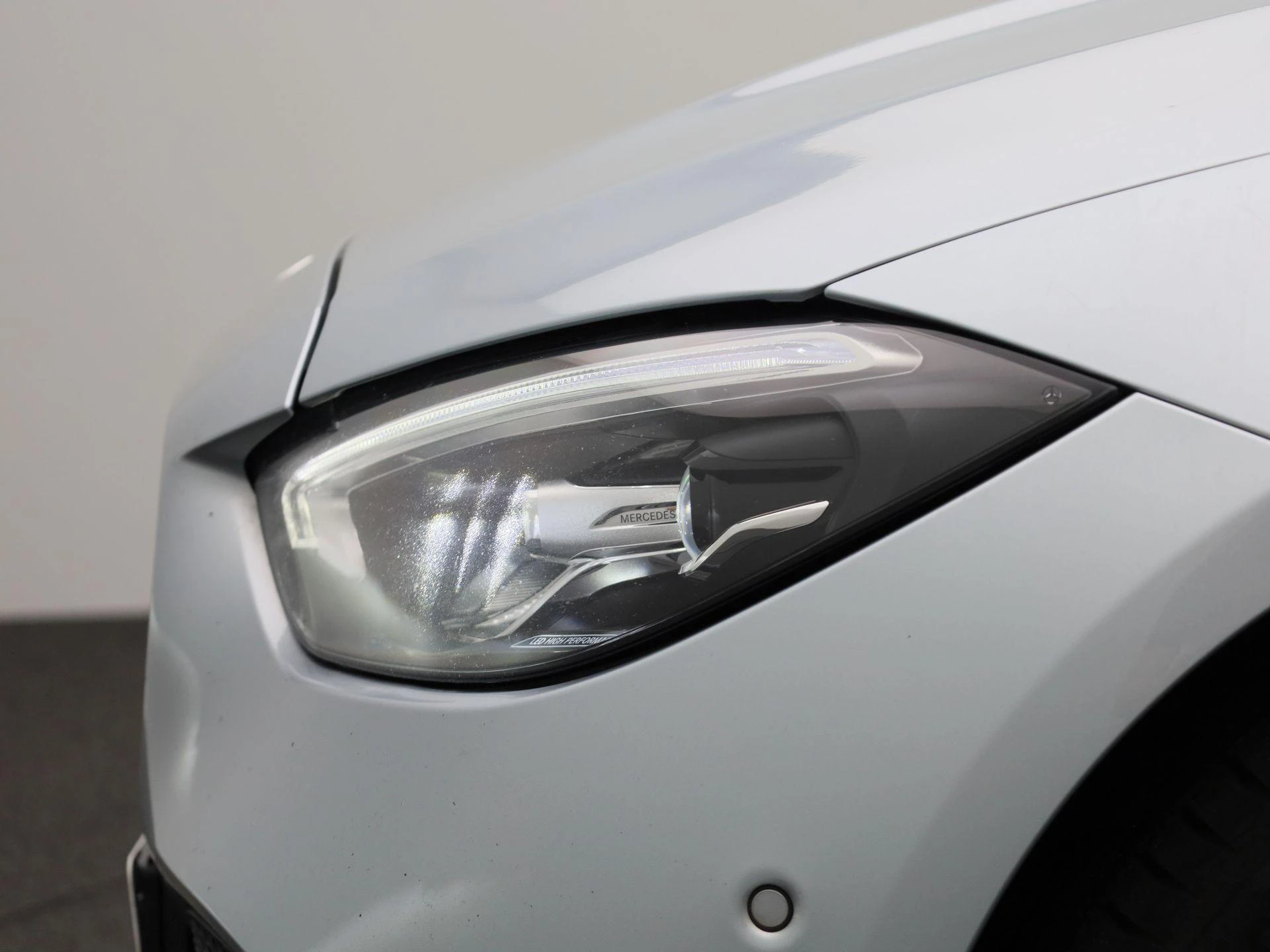 Mercedes-Benz-C-Klasse-image-14