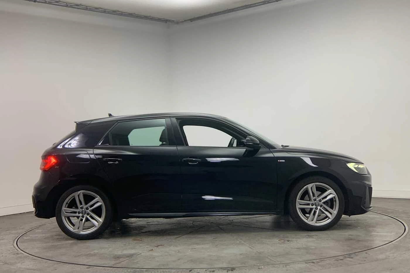 Audi-A1 Sportback-image-3