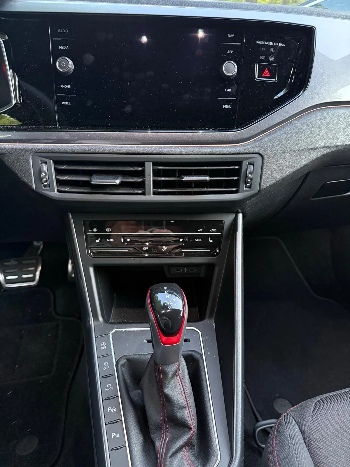 Volkswagen-Polo-image-1
