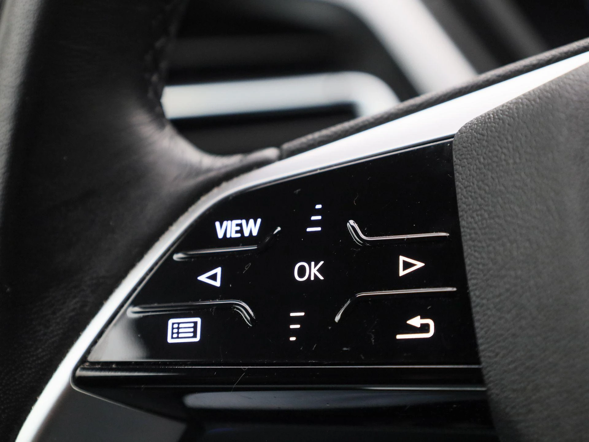Audi-Q4 e-tron-image-17