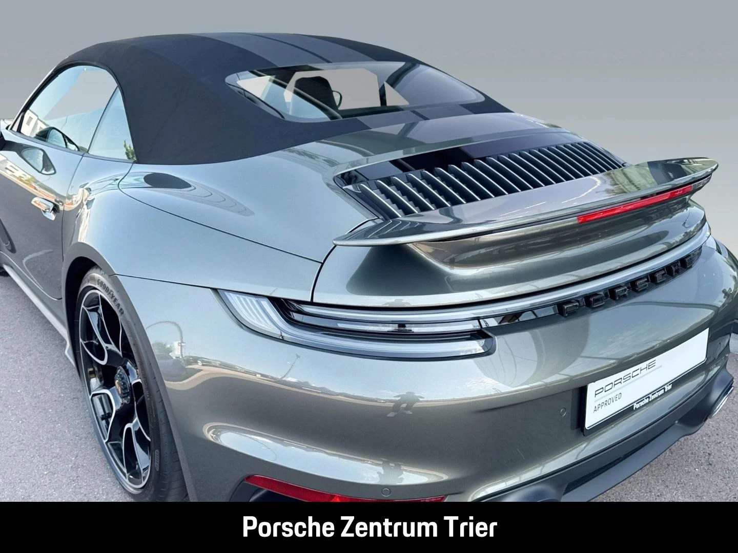 Porsche 911 992 Turbo Cabriolet Liftsystem-VA Sportabgas turbo