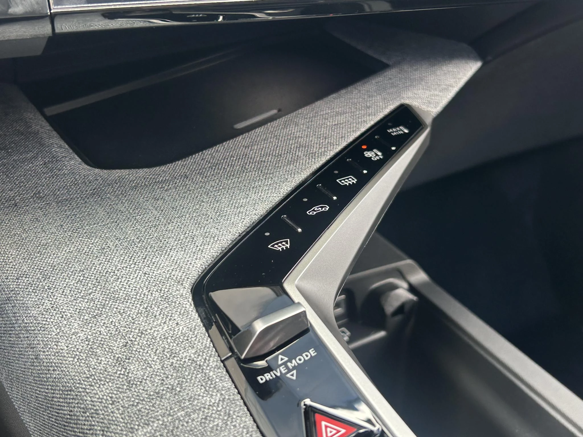 Peugeot-e-5008-image-19