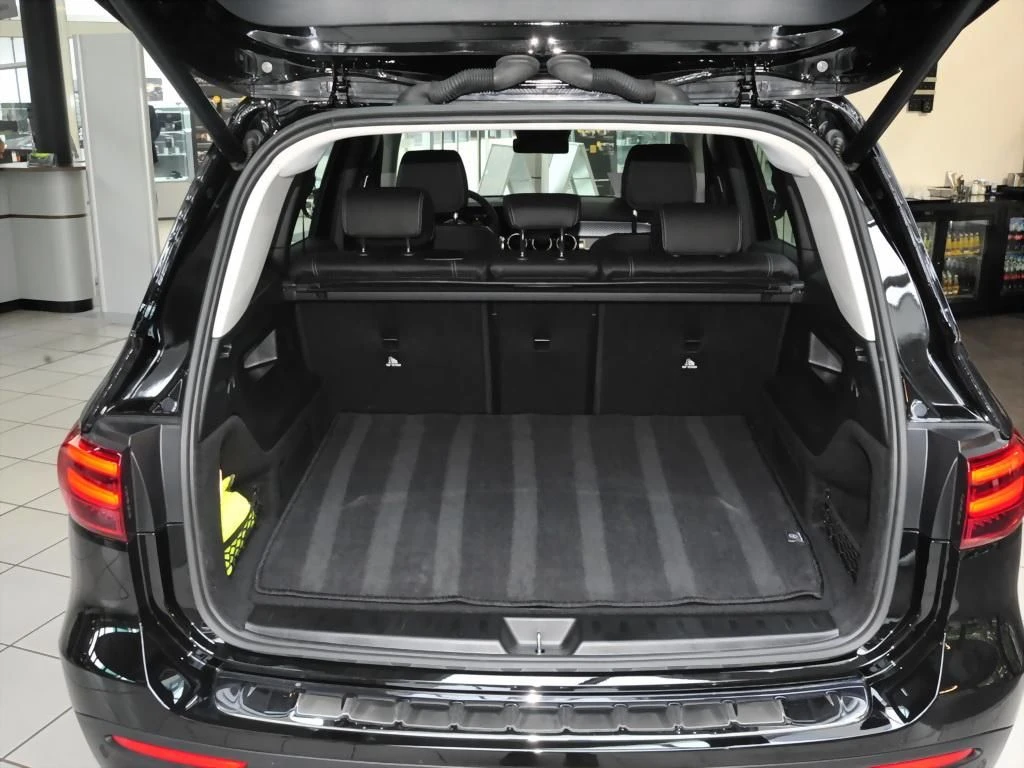 Mercedes-Benz-GLB 200 d-image-13