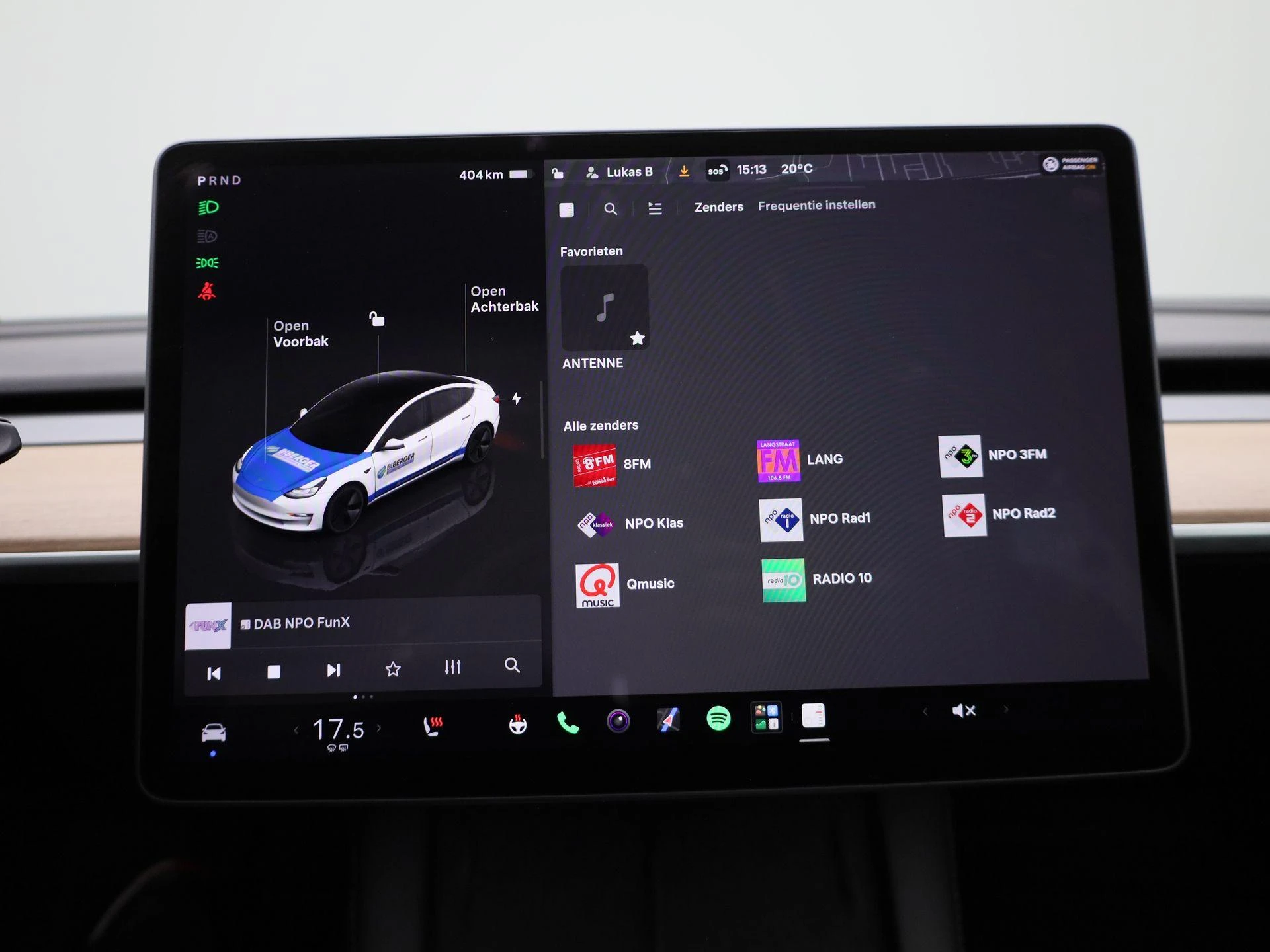 Tesla-Model 3-image-22