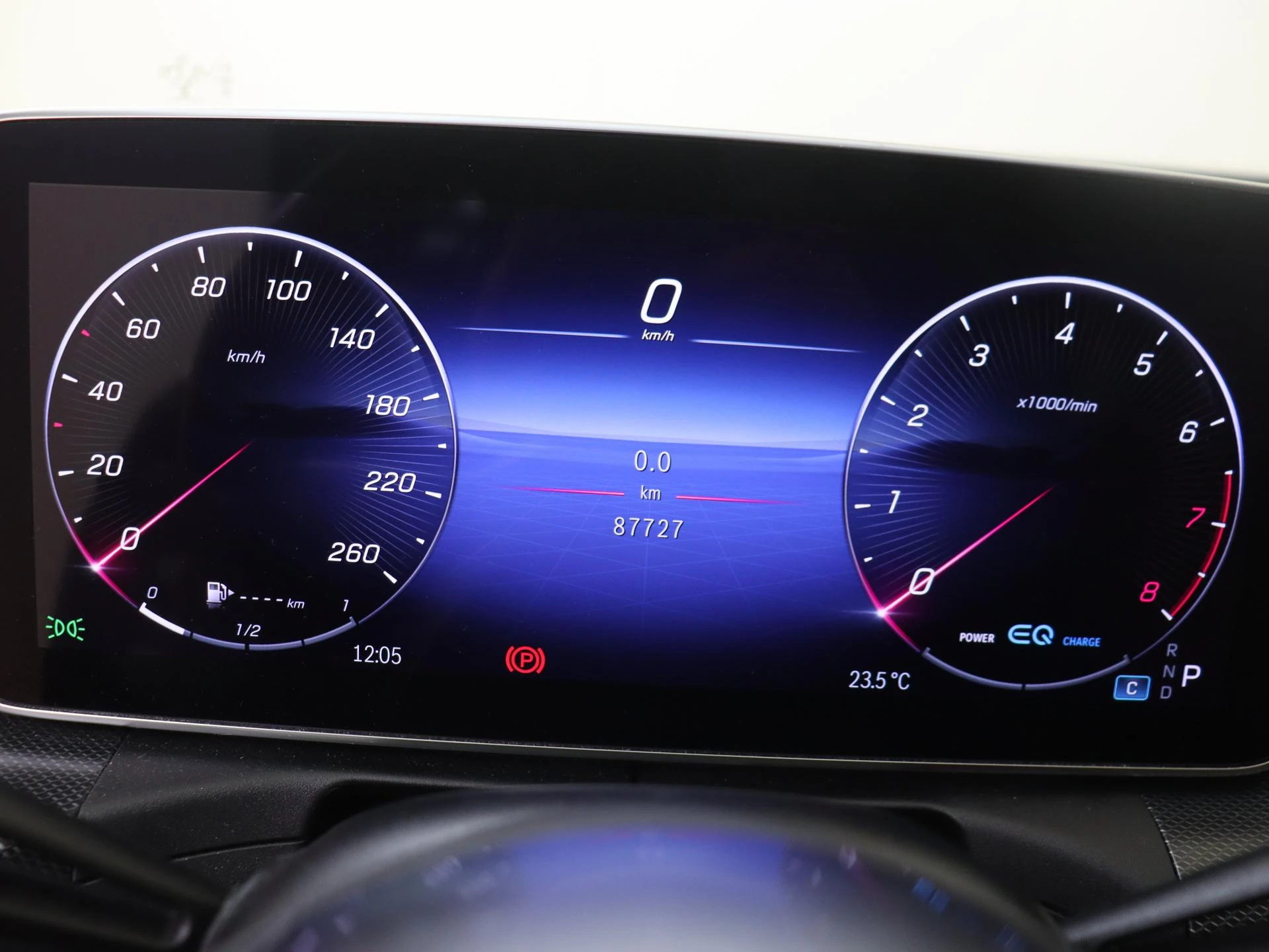 Mercedes-Benz-C-Klasse-image-10