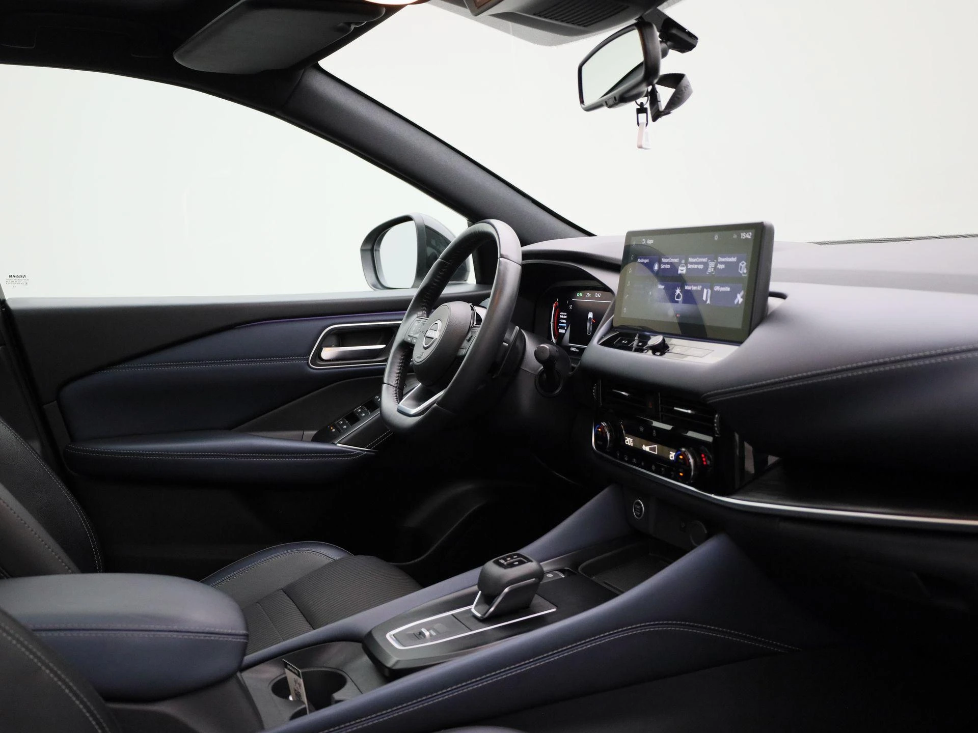 Nissan-QASHQAI-image-34