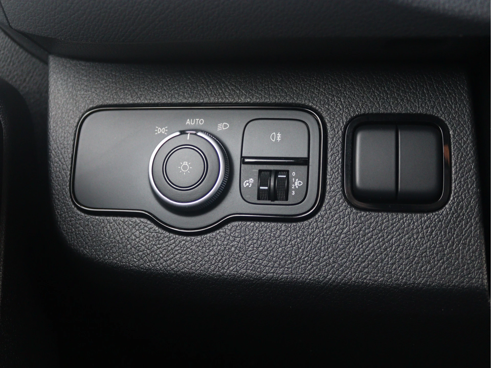 Mercedes-Benz-Sprinter-image-13