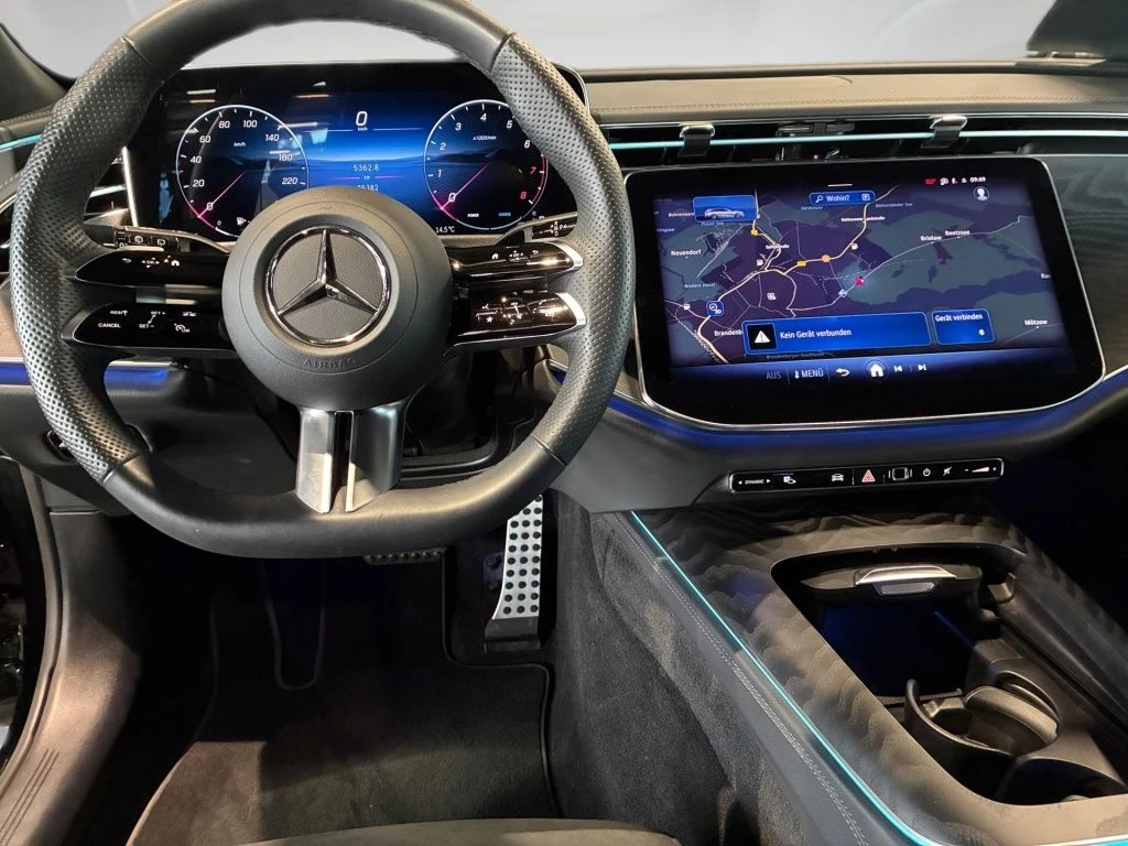 Mercedes-Benz-E-Klasse 200-image-10