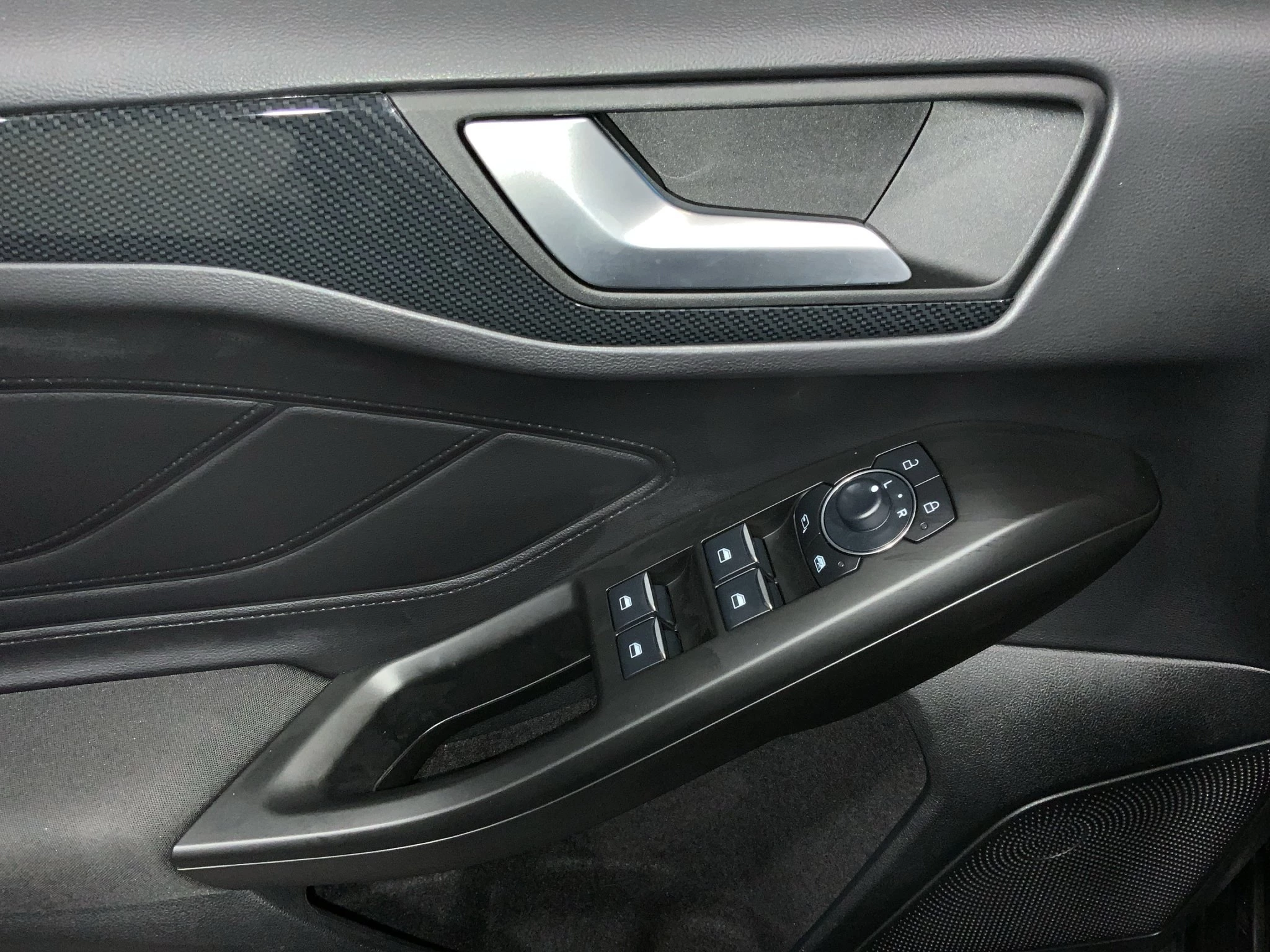 Ford Focus ST-Line X Turnier Aut.*AHK*ACC*HUD*KAM*NAVI*WINTER-PKT.